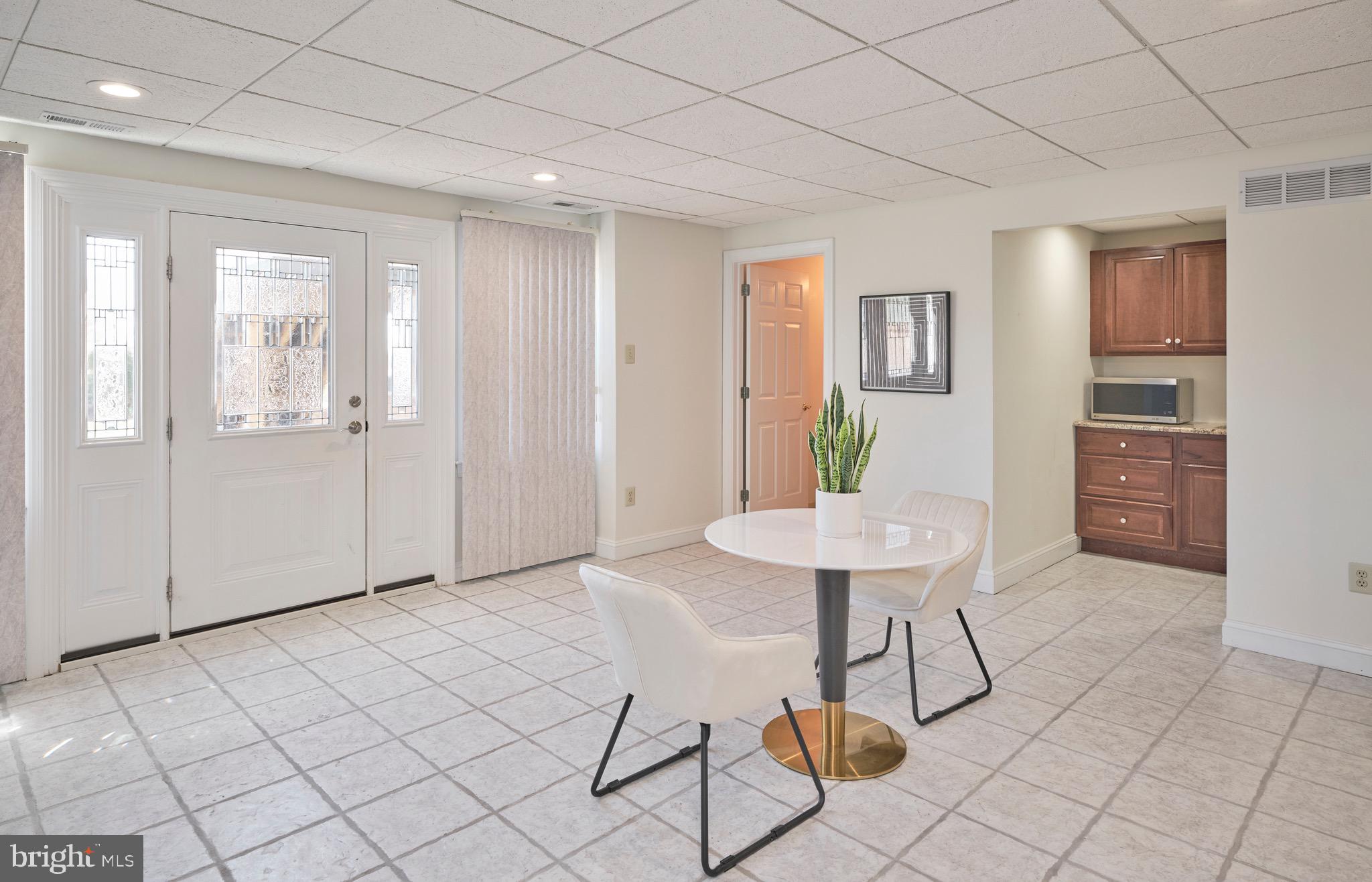 COUNTRY RIDGE - Residential