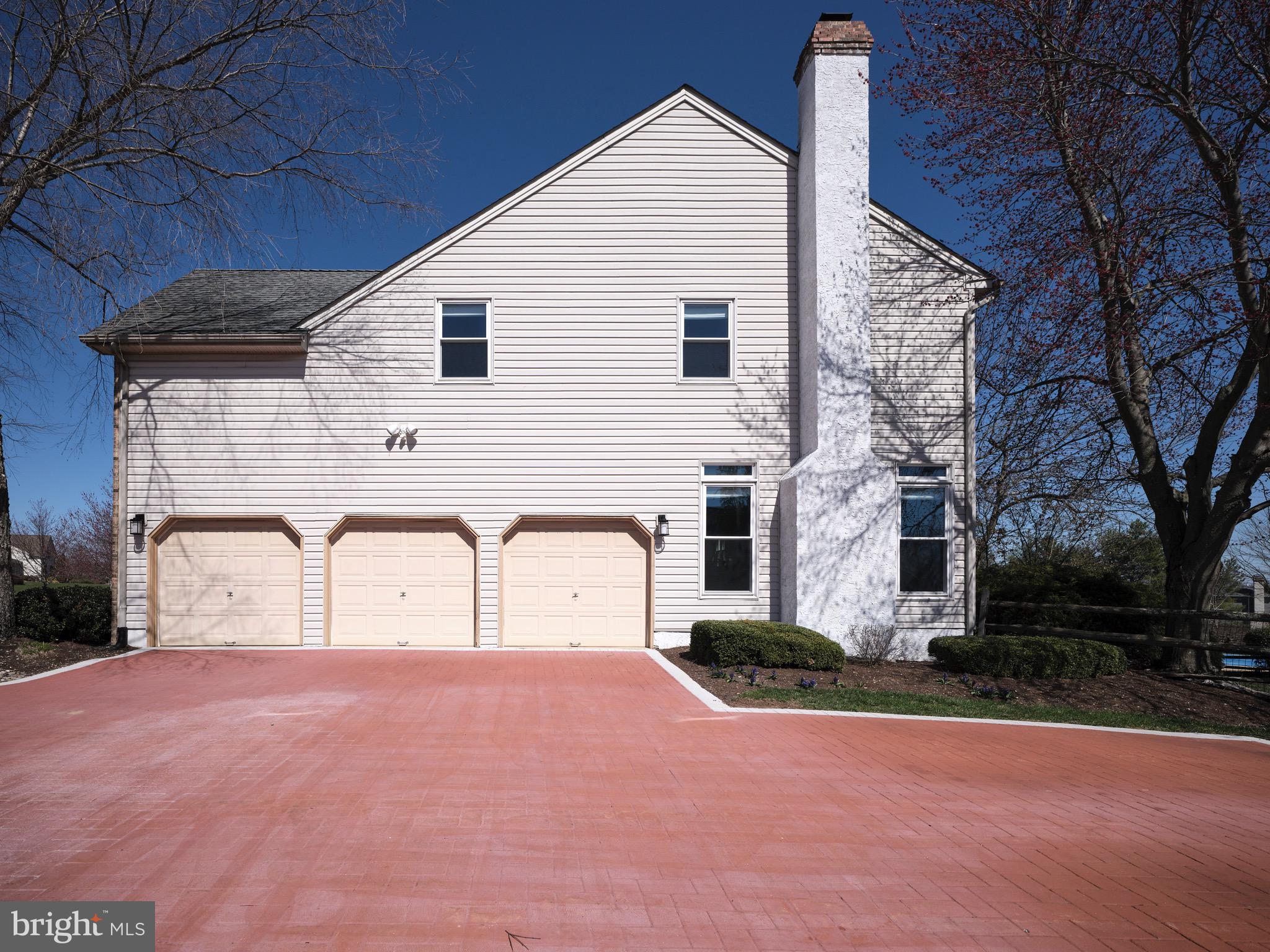 COUNTRY RIDGE - Residential