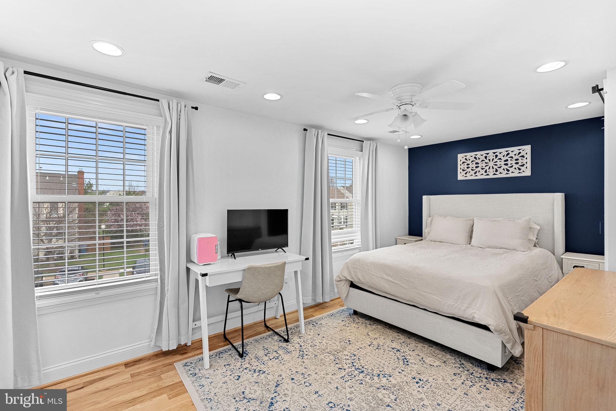 ASHBURN VILLAGE - Residential