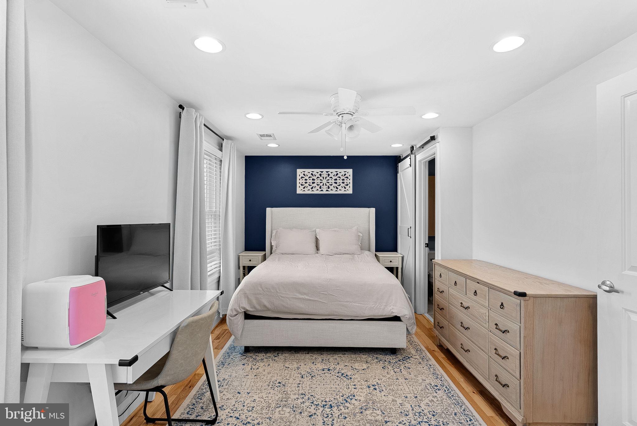 ASHBURN VILLAGE - Residential