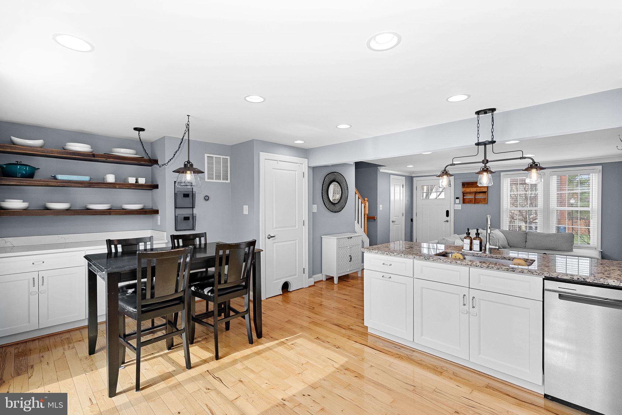 ASHBURN VILLAGE - Residential