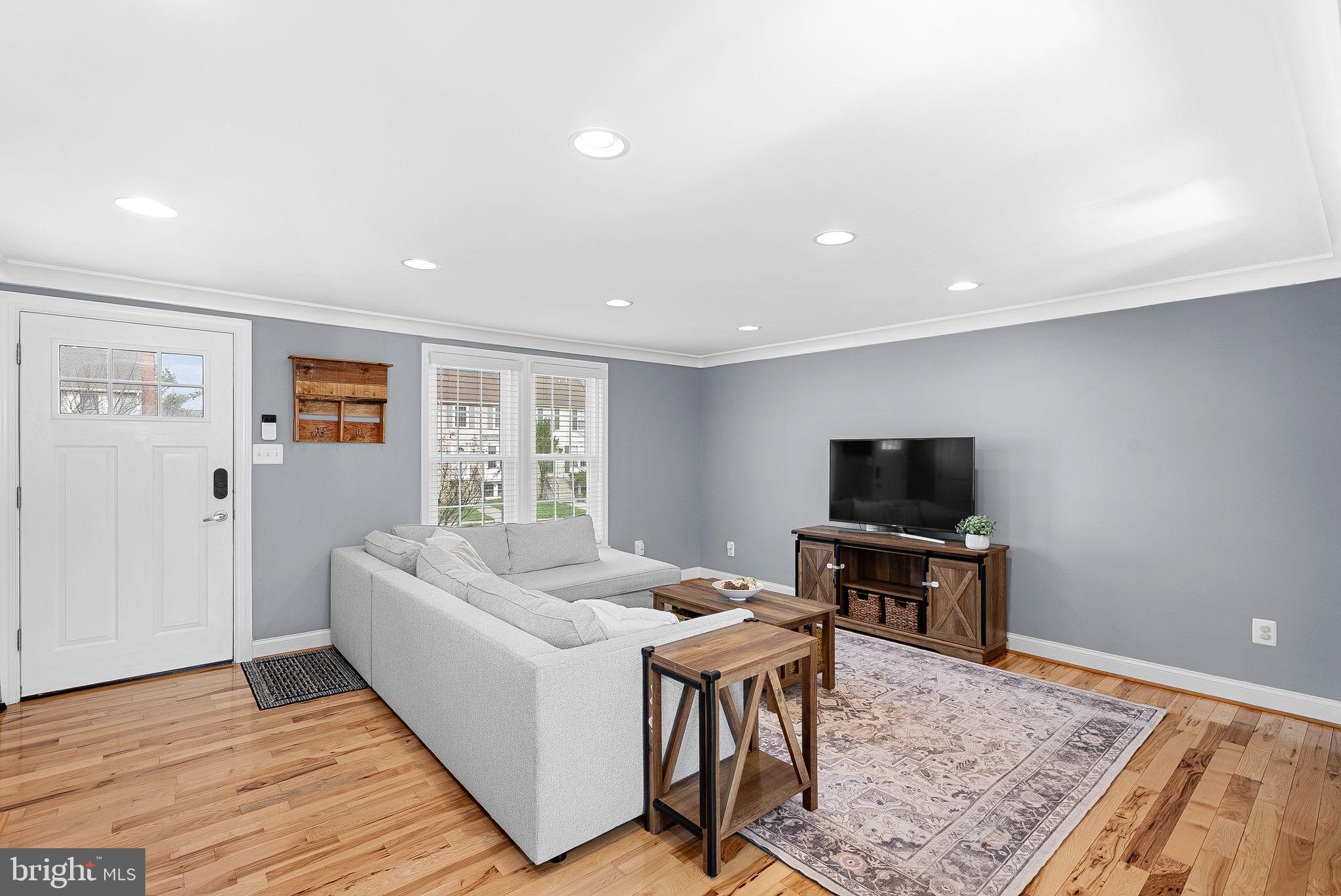 ASHBURN VILLAGE - Residential