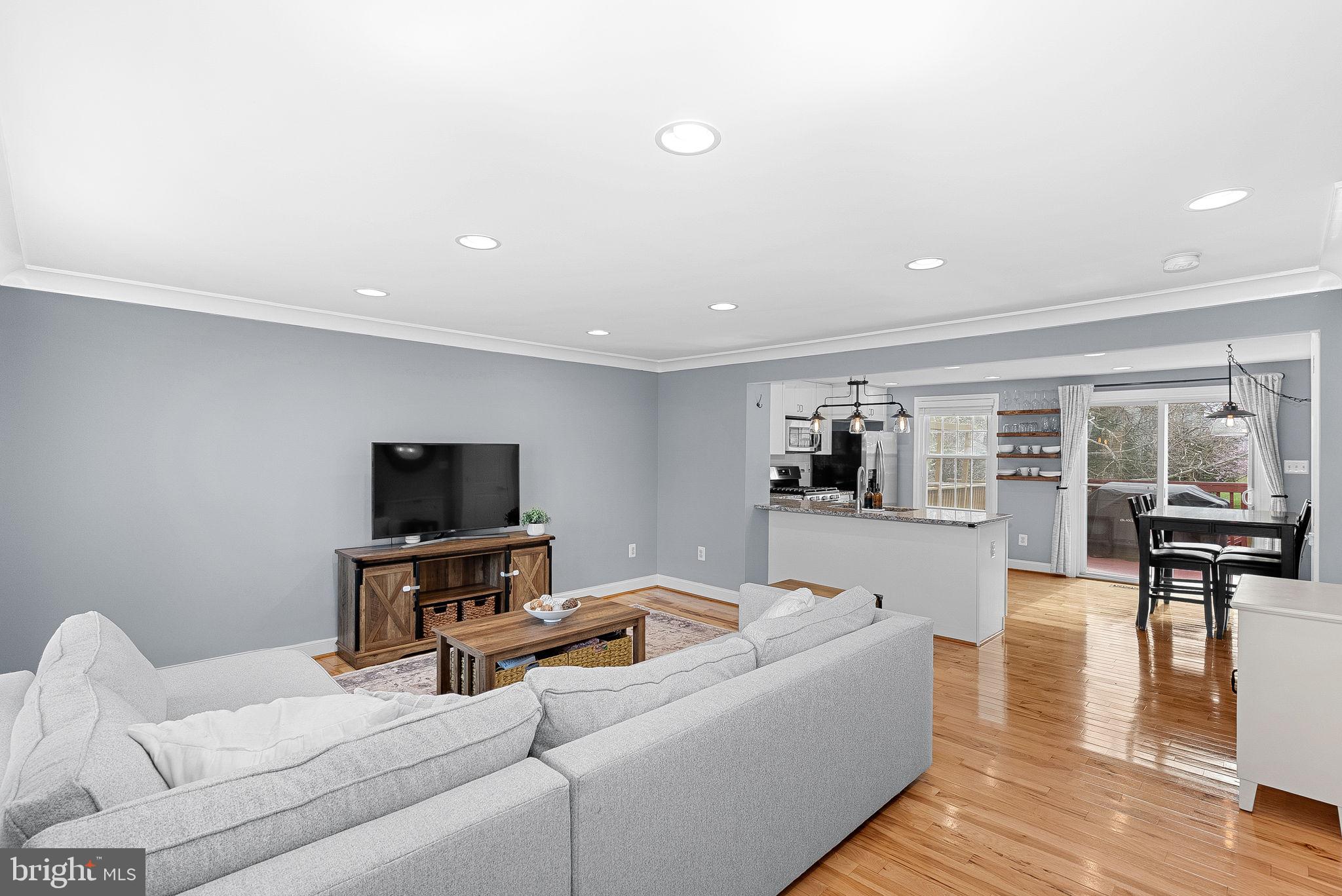 ASHBURN VILLAGE - Residential