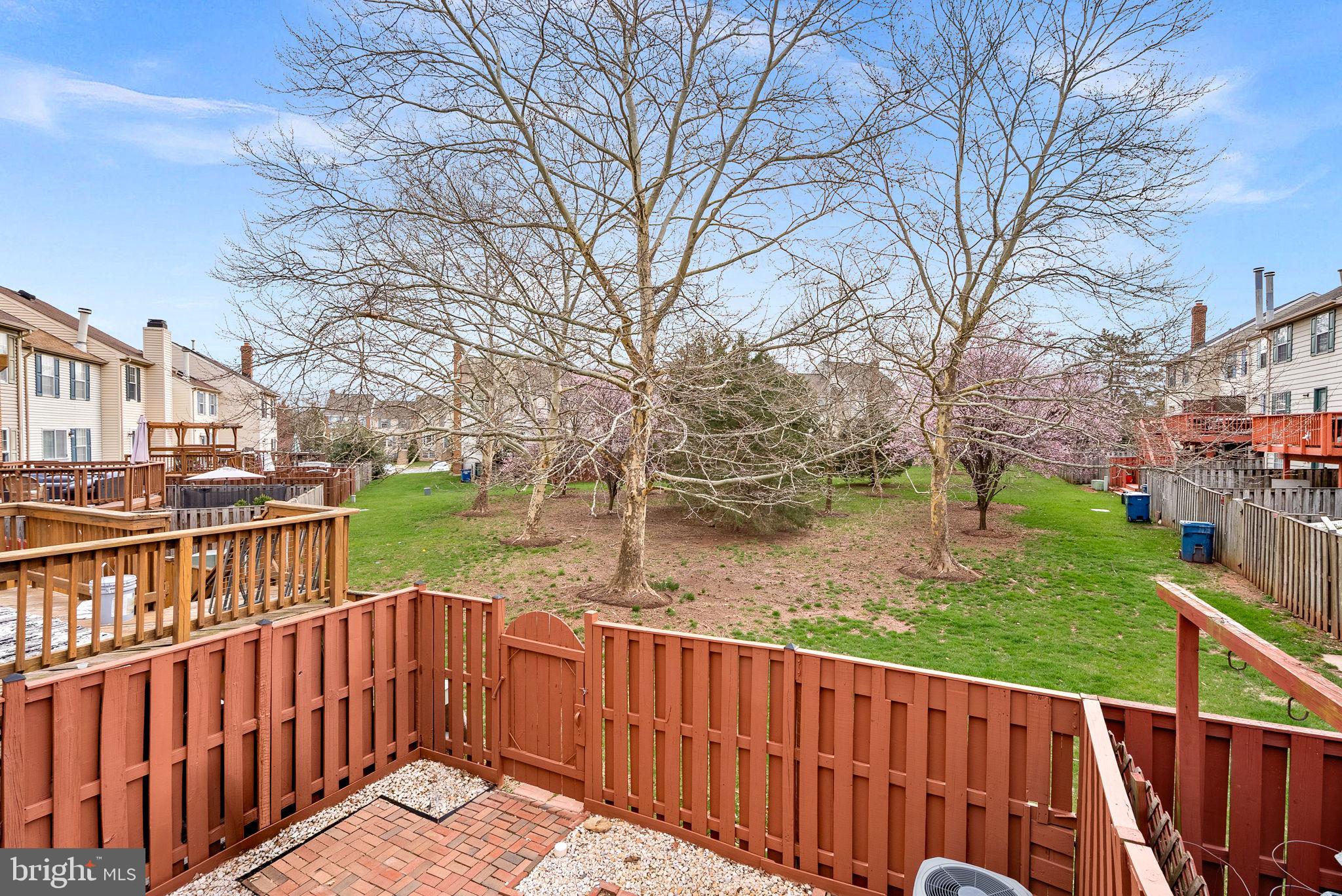 ASHBURN VILLAGE - Residential