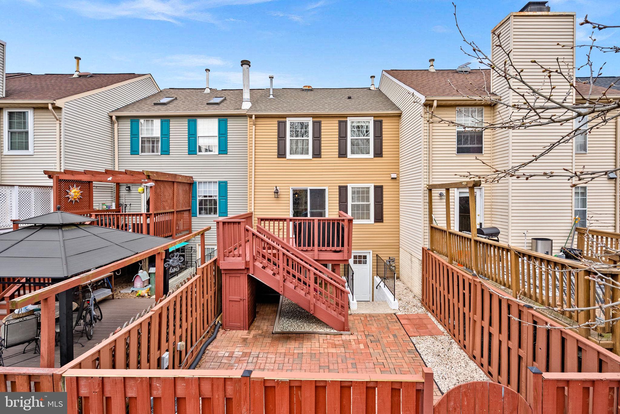 ASHBURN VILLAGE - Residential