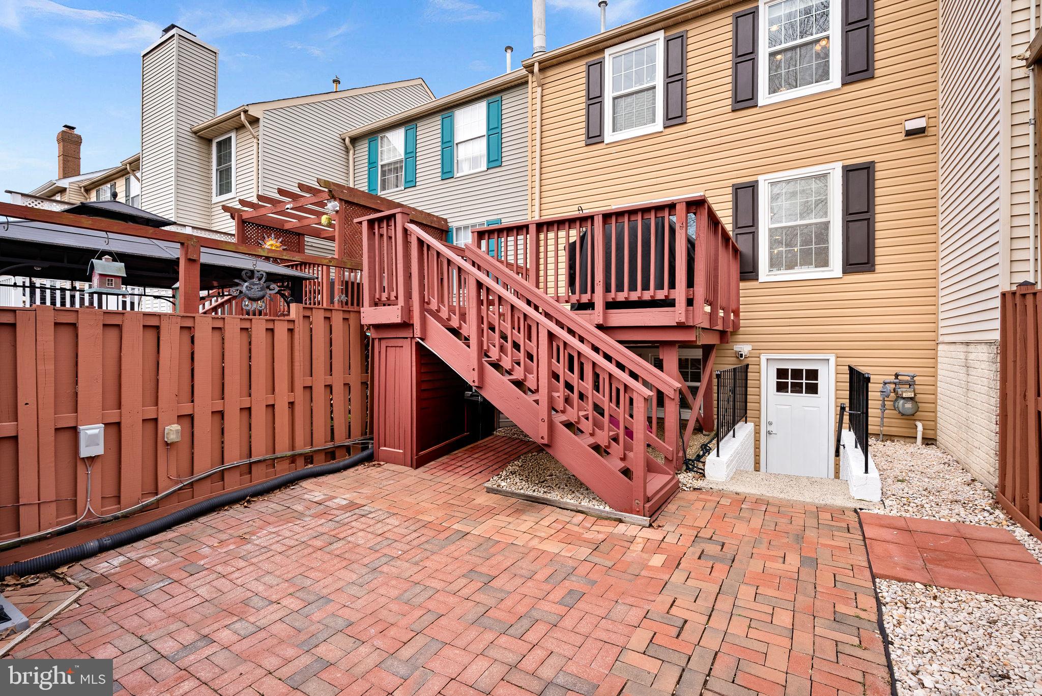 ASHBURN VILLAGE - Residential