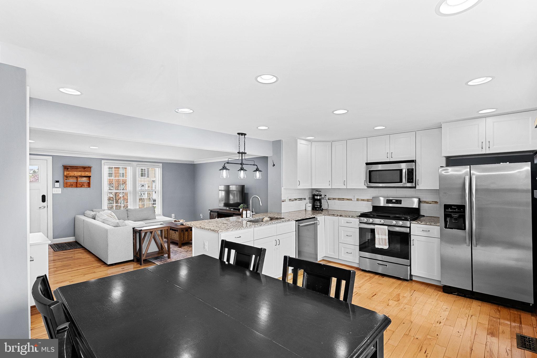 ASHBURN VILLAGE - Residential