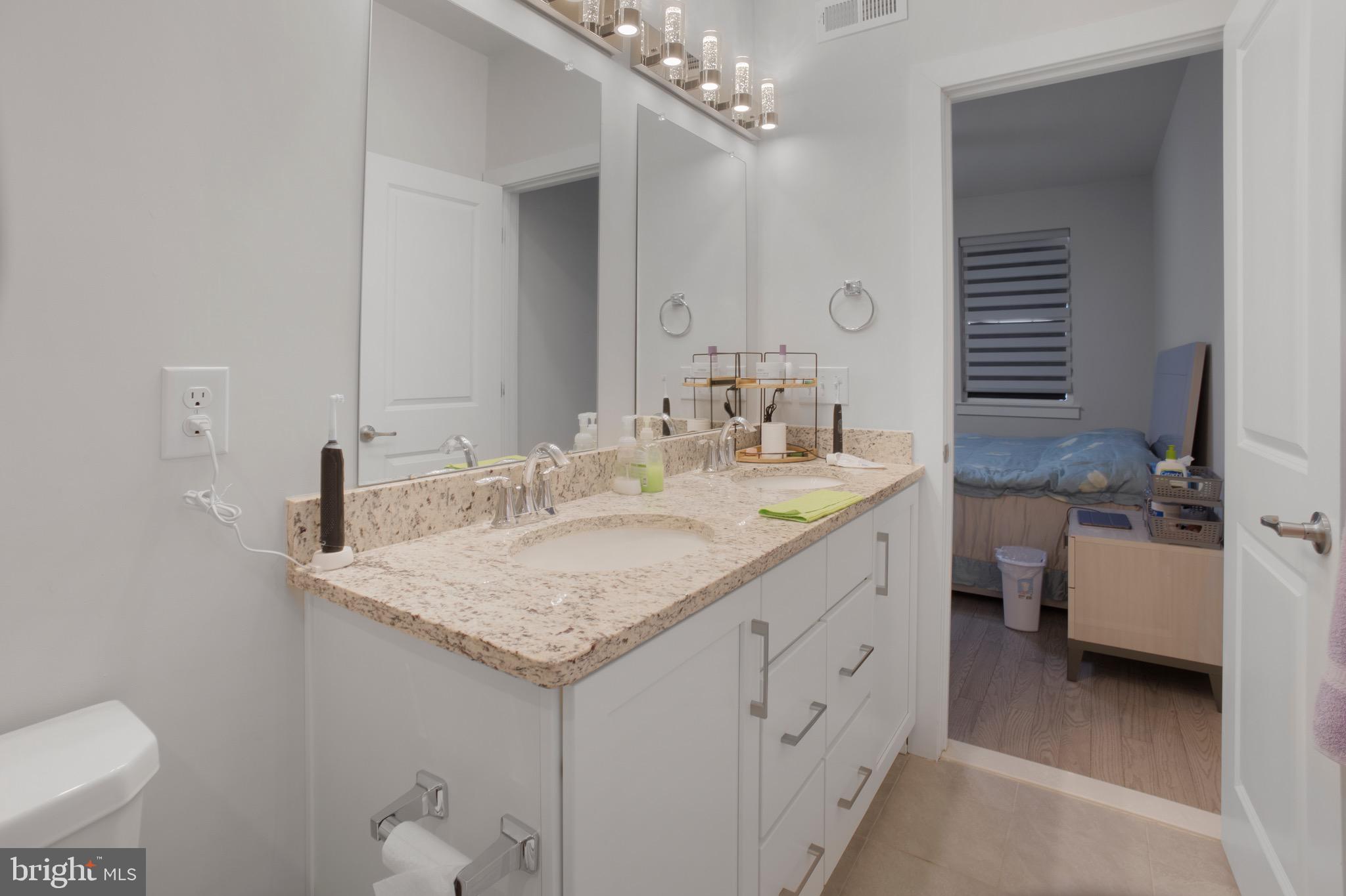 WATERSIDE - Residential