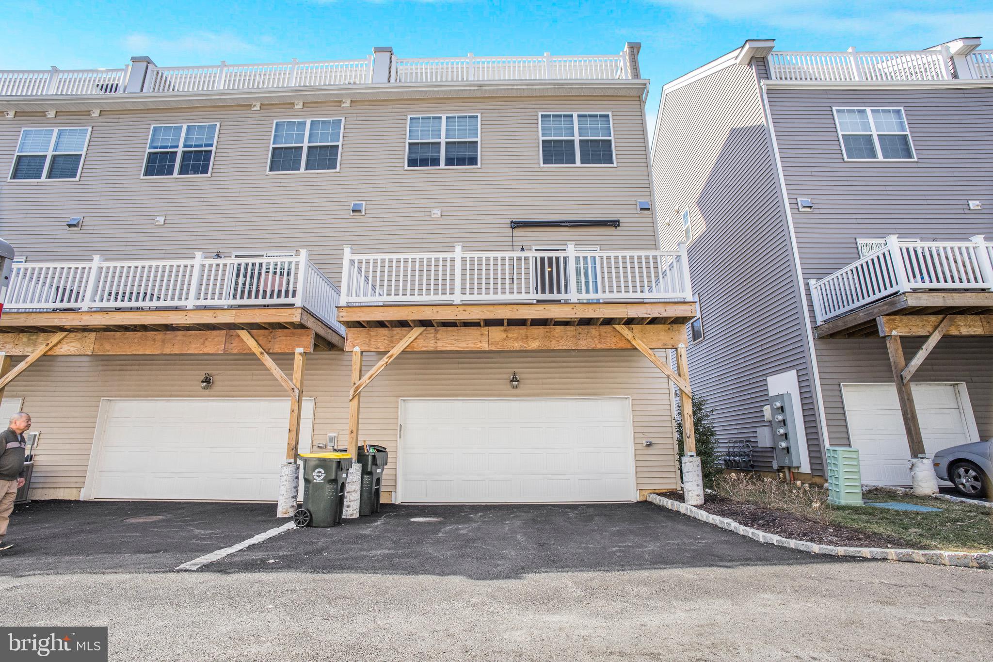 WATERSIDE - Residential