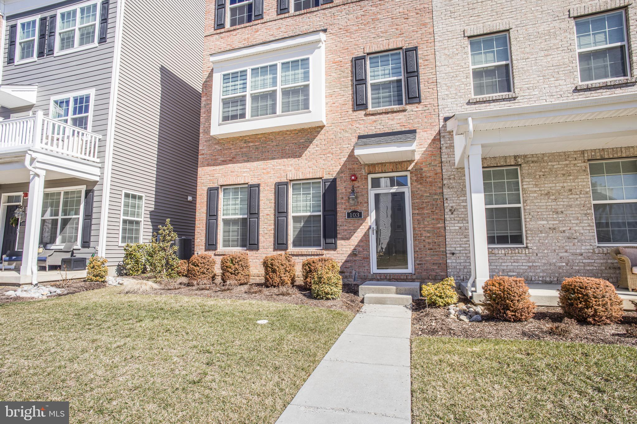 WATERSIDE - Residential