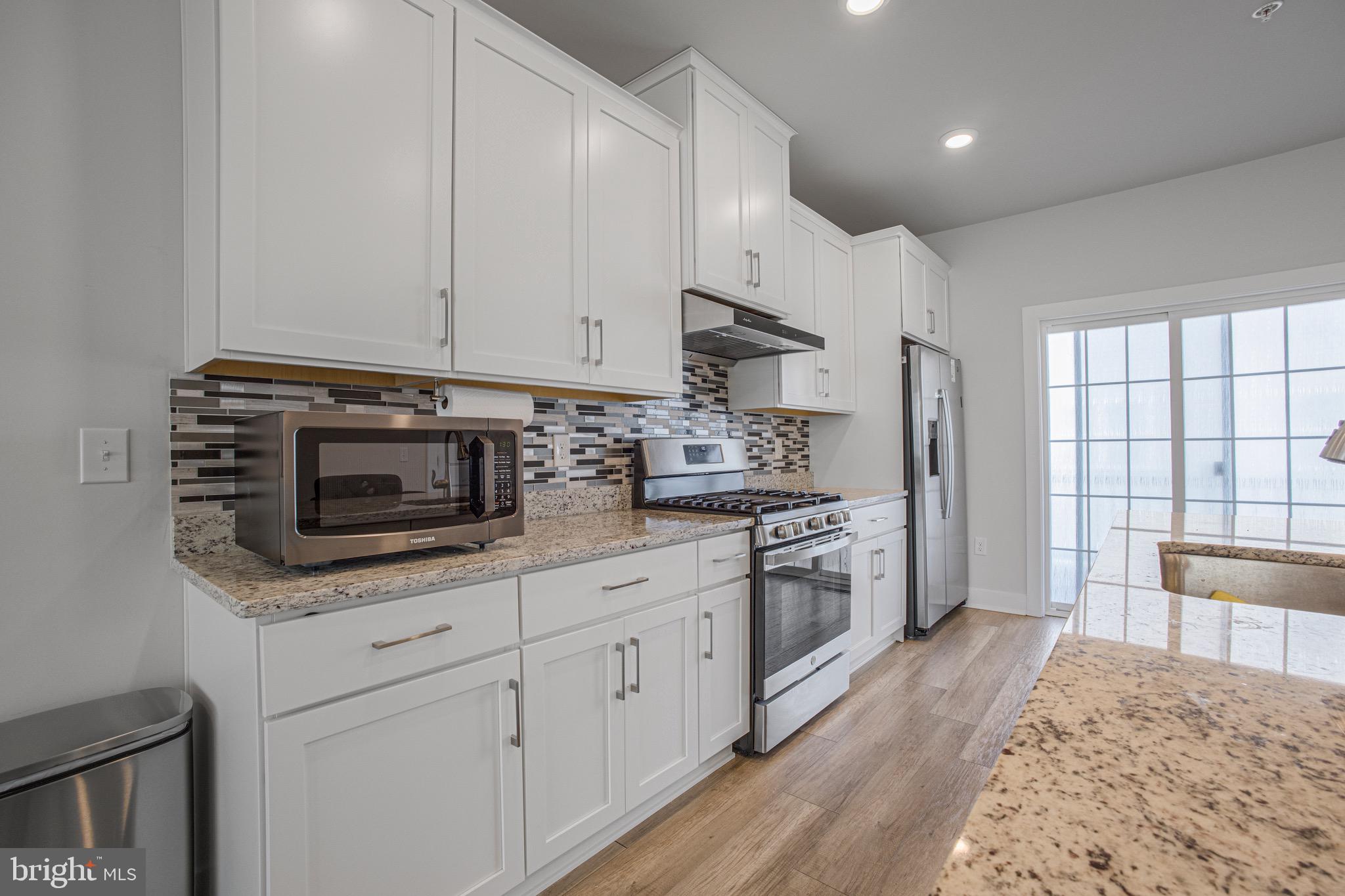 WATERSIDE - Residential