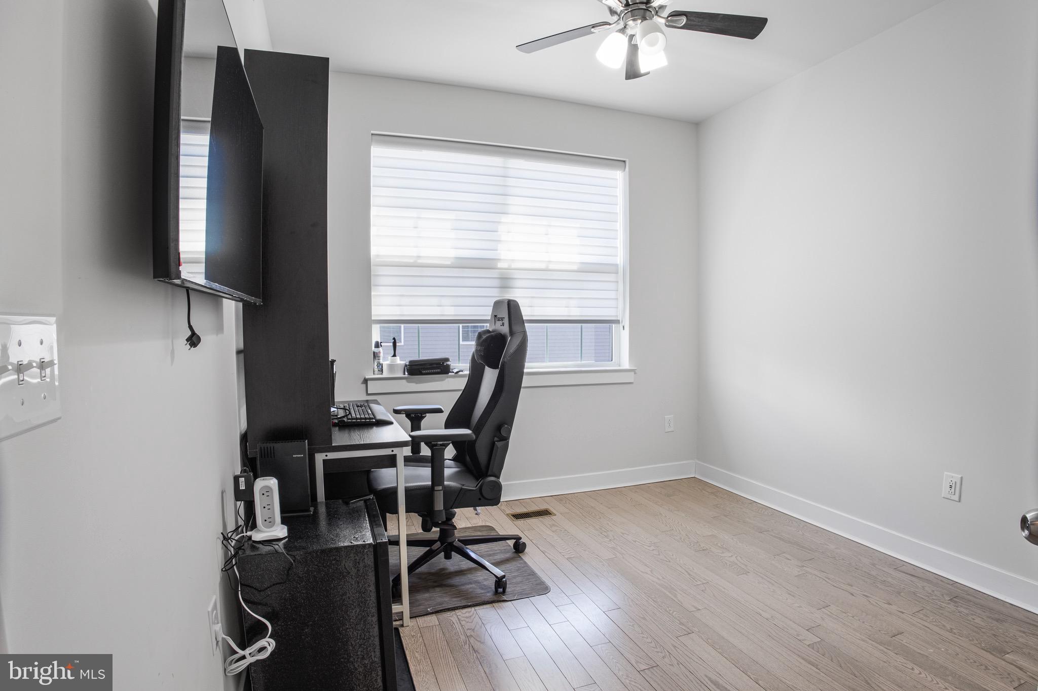 WATERSIDE - Residential