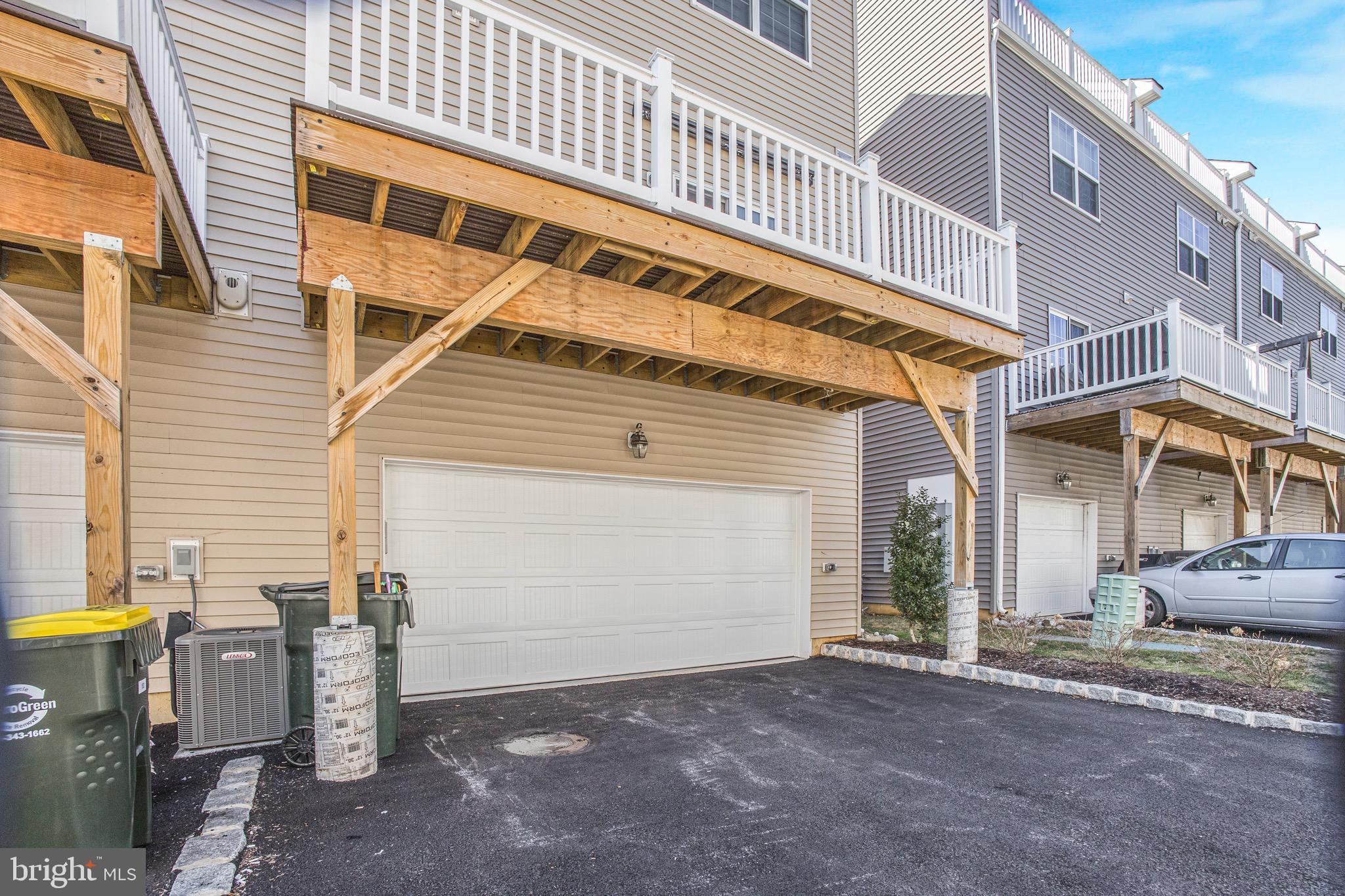 WATERSIDE - Residential