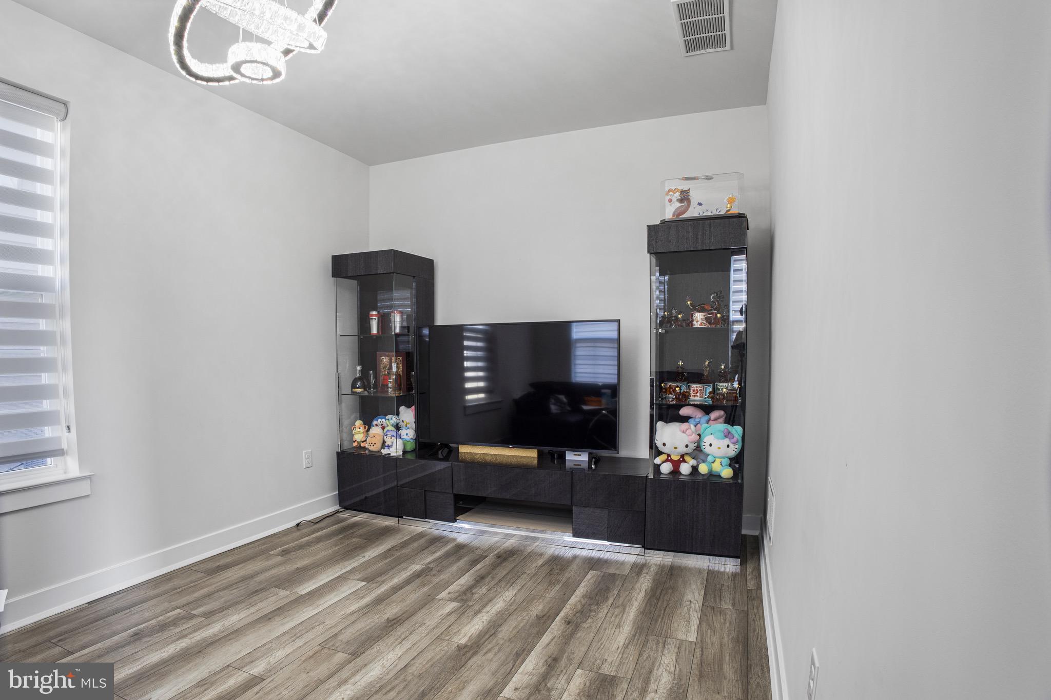 WATERSIDE - Residential