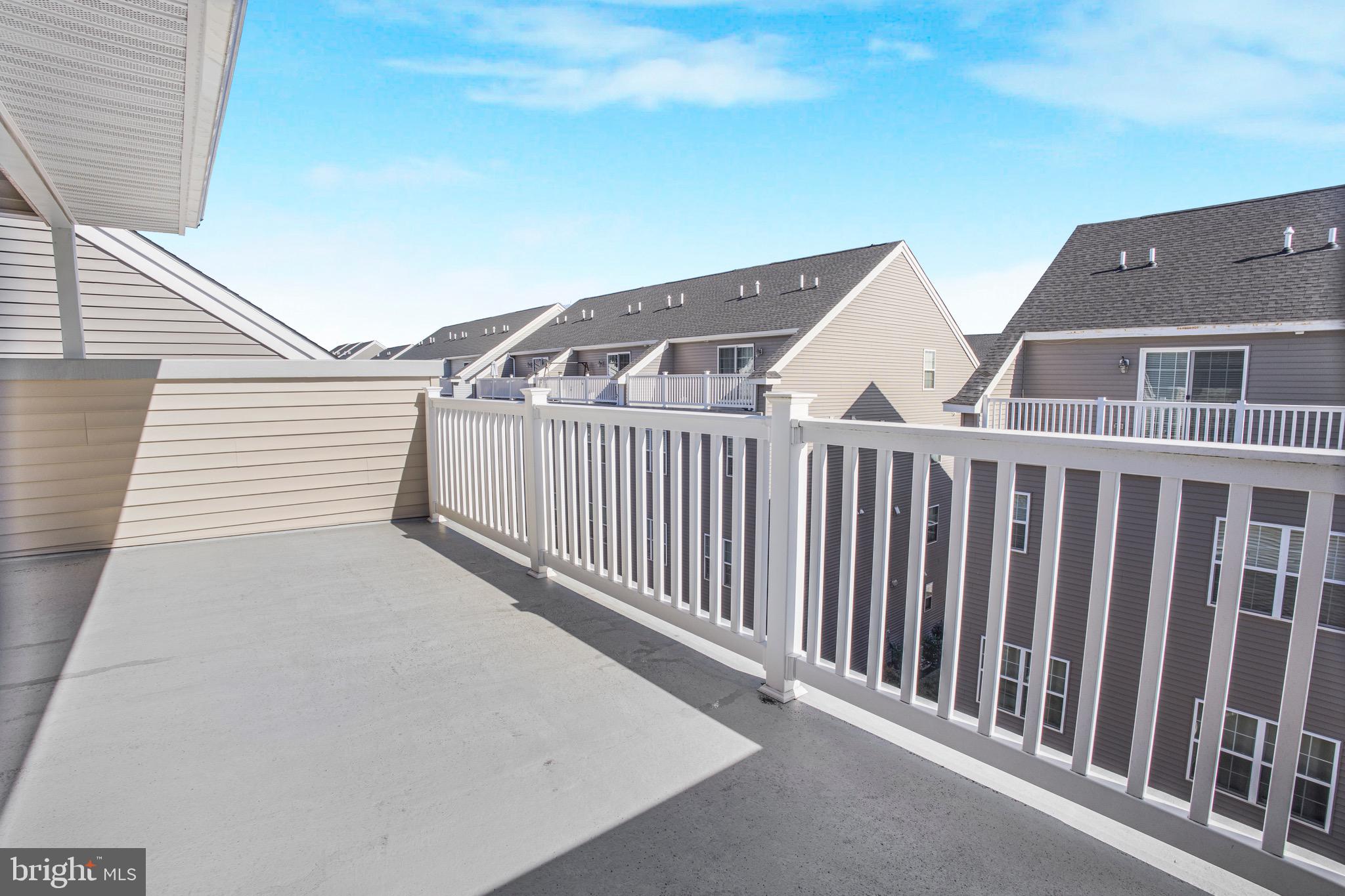 WATERSIDE - Residential