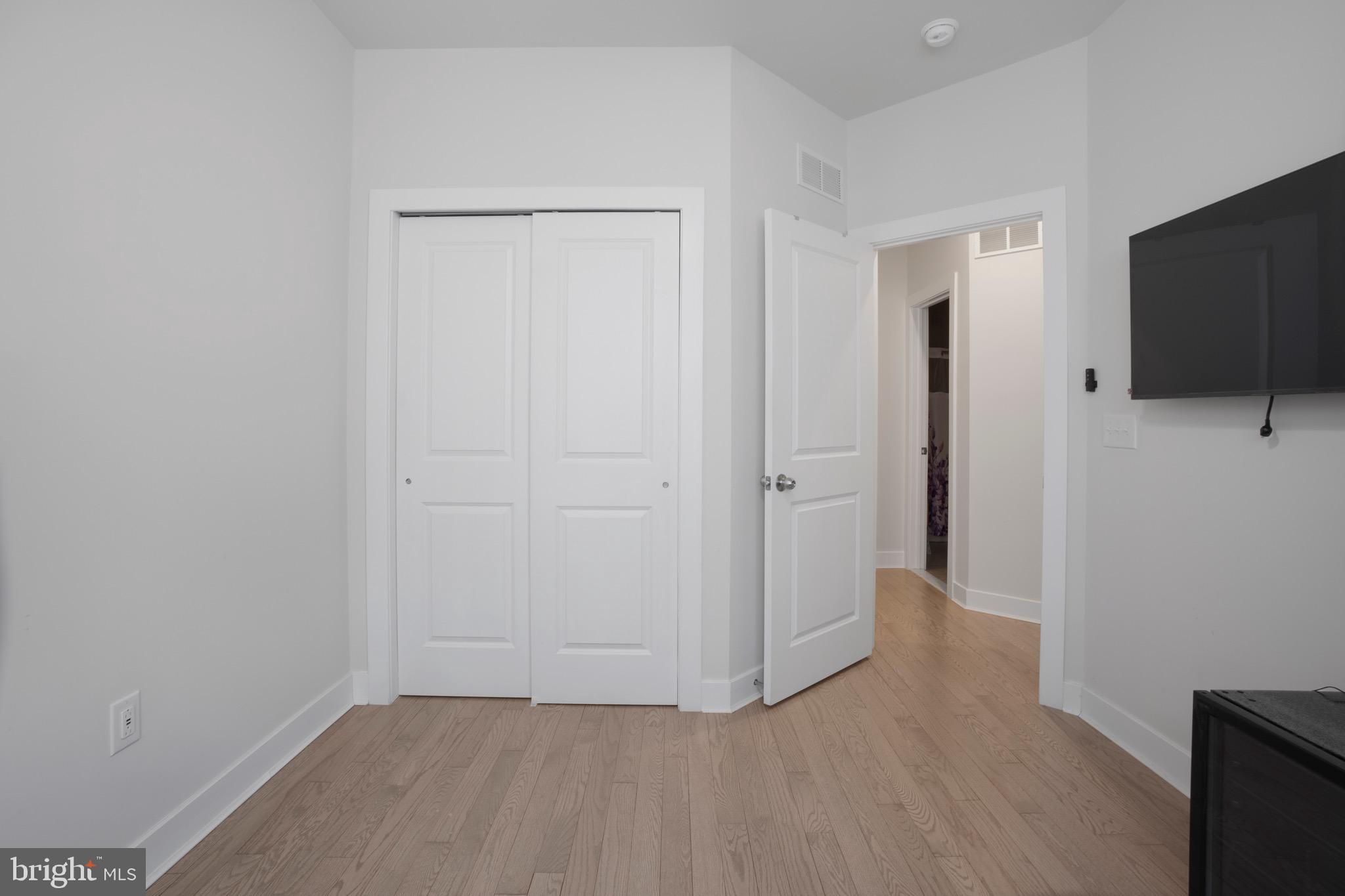 WATERSIDE - Residential