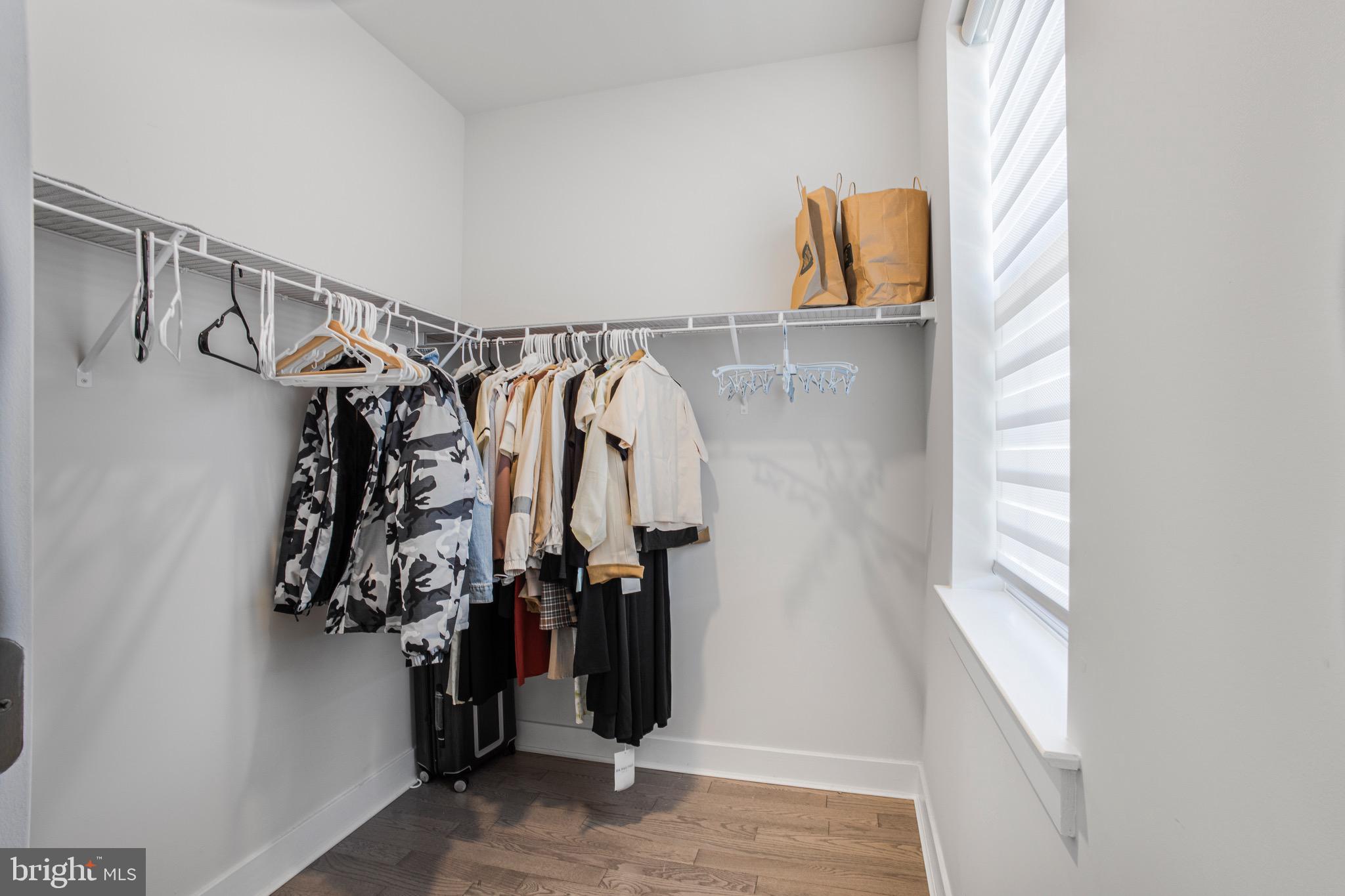 WATERSIDE - Residential