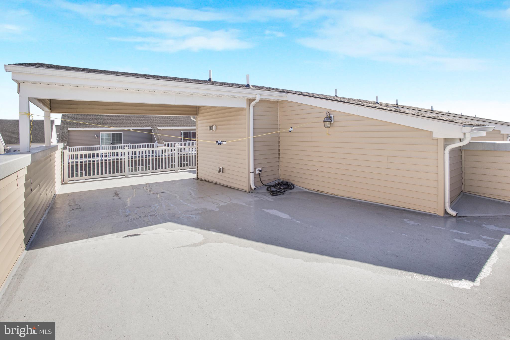 WATERSIDE - Residential