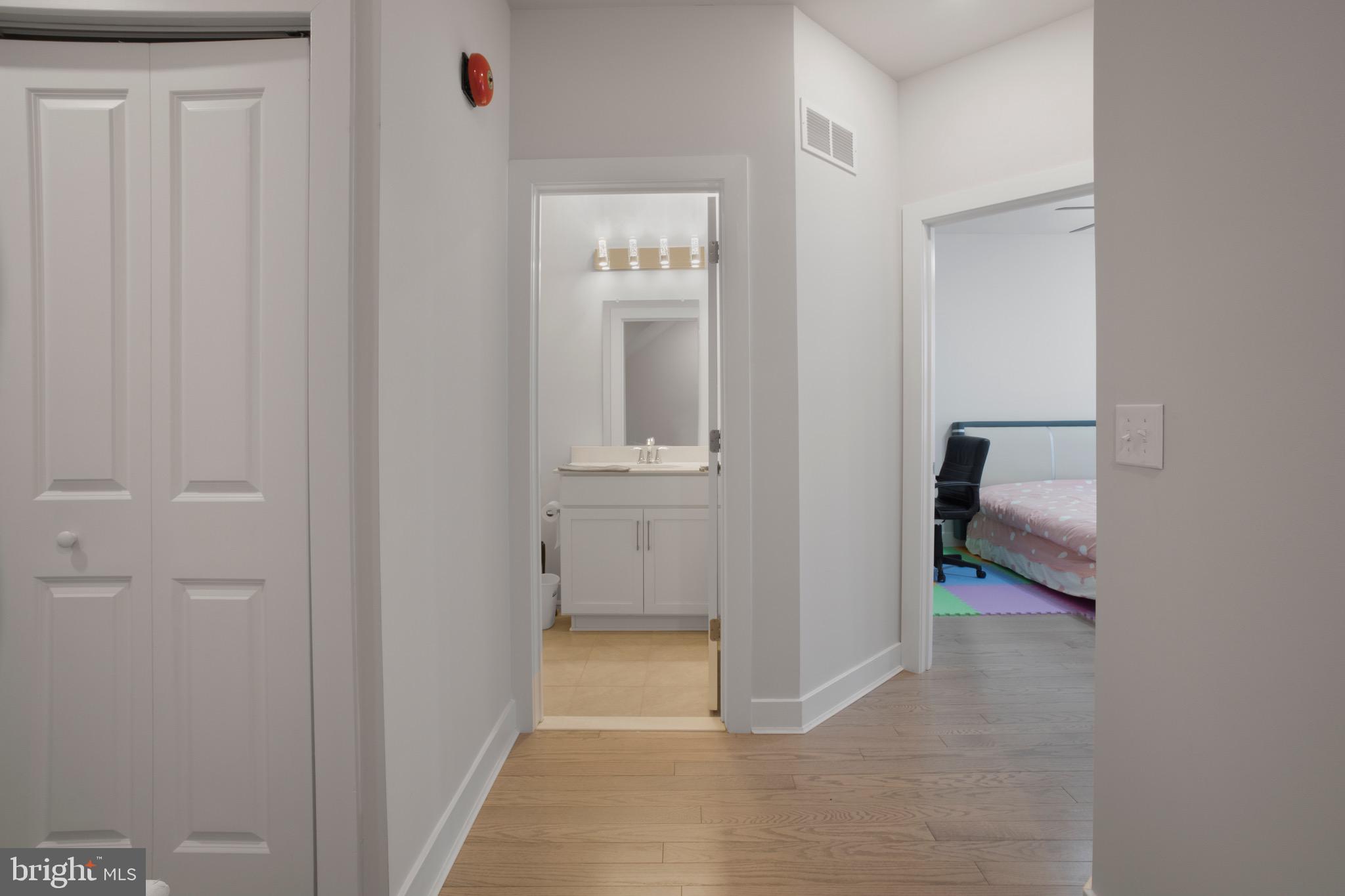 WATERSIDE - Residential