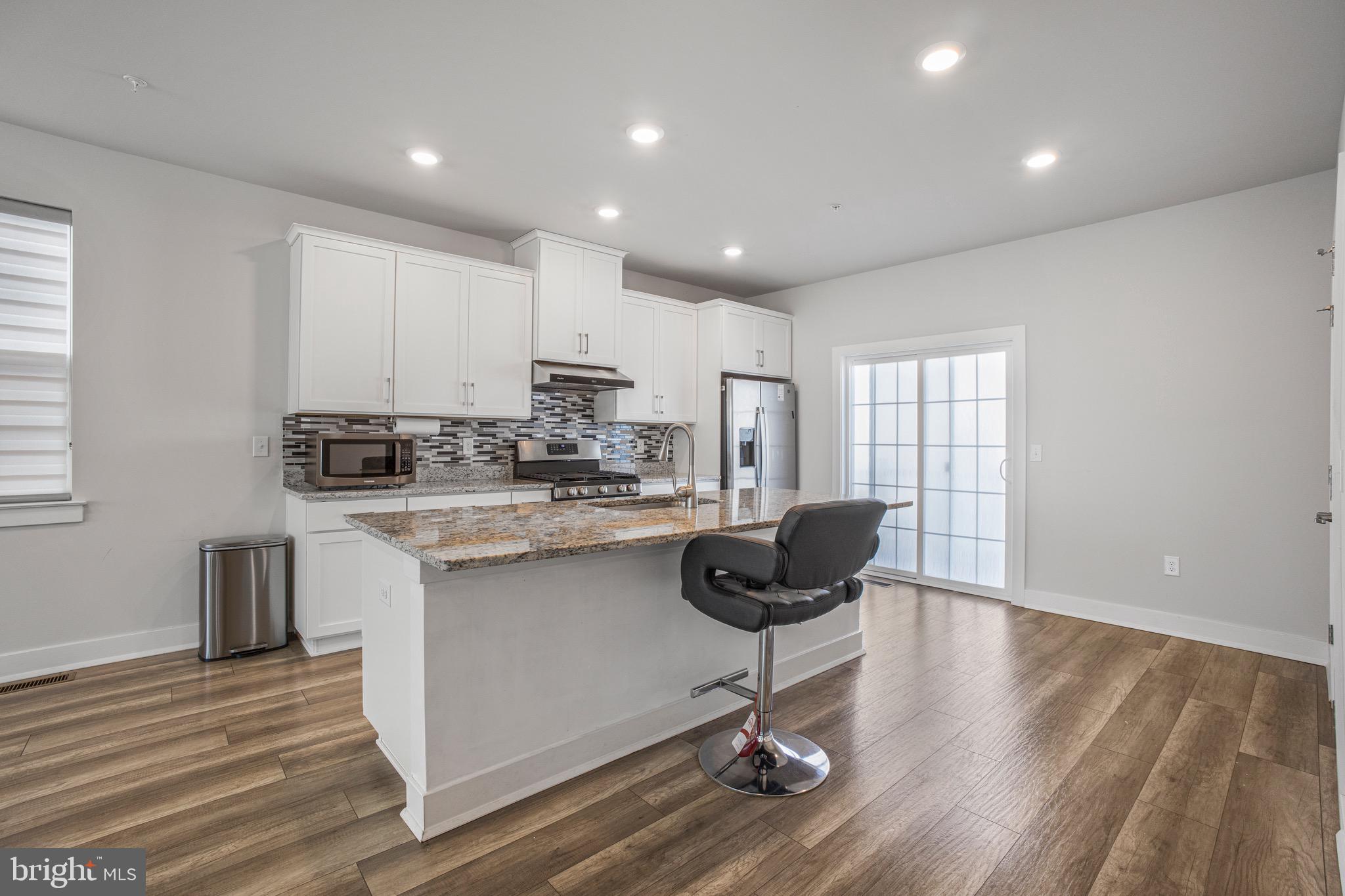 WATERSIDE - Residential