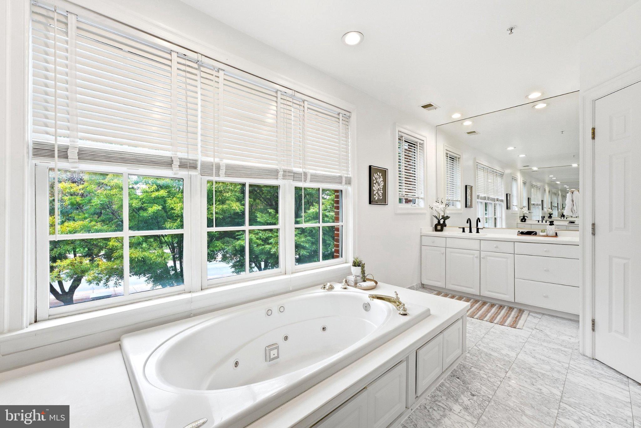 8407 BACCARAT COURT