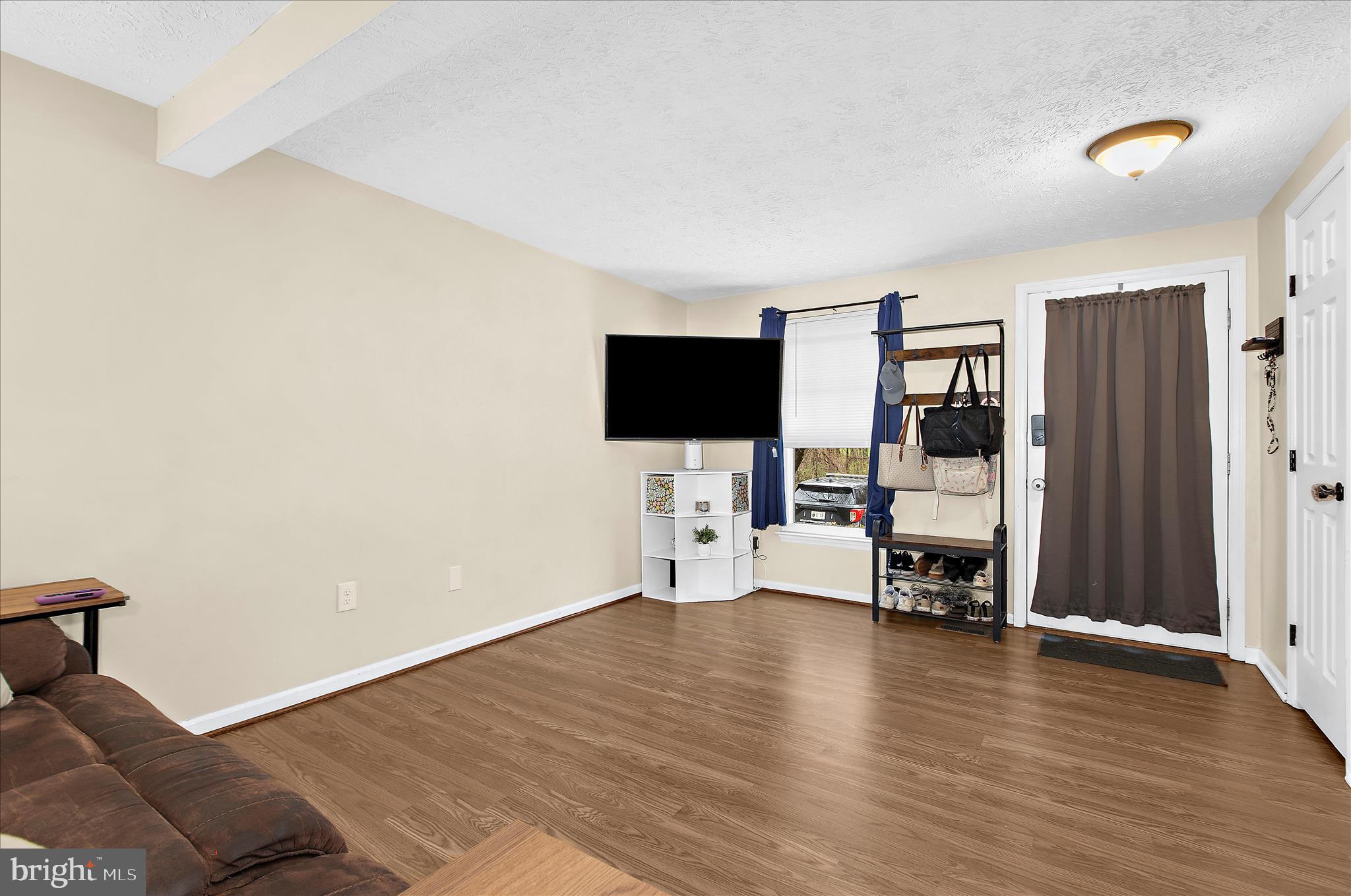 WOODBRIDGE CENTER - Residential