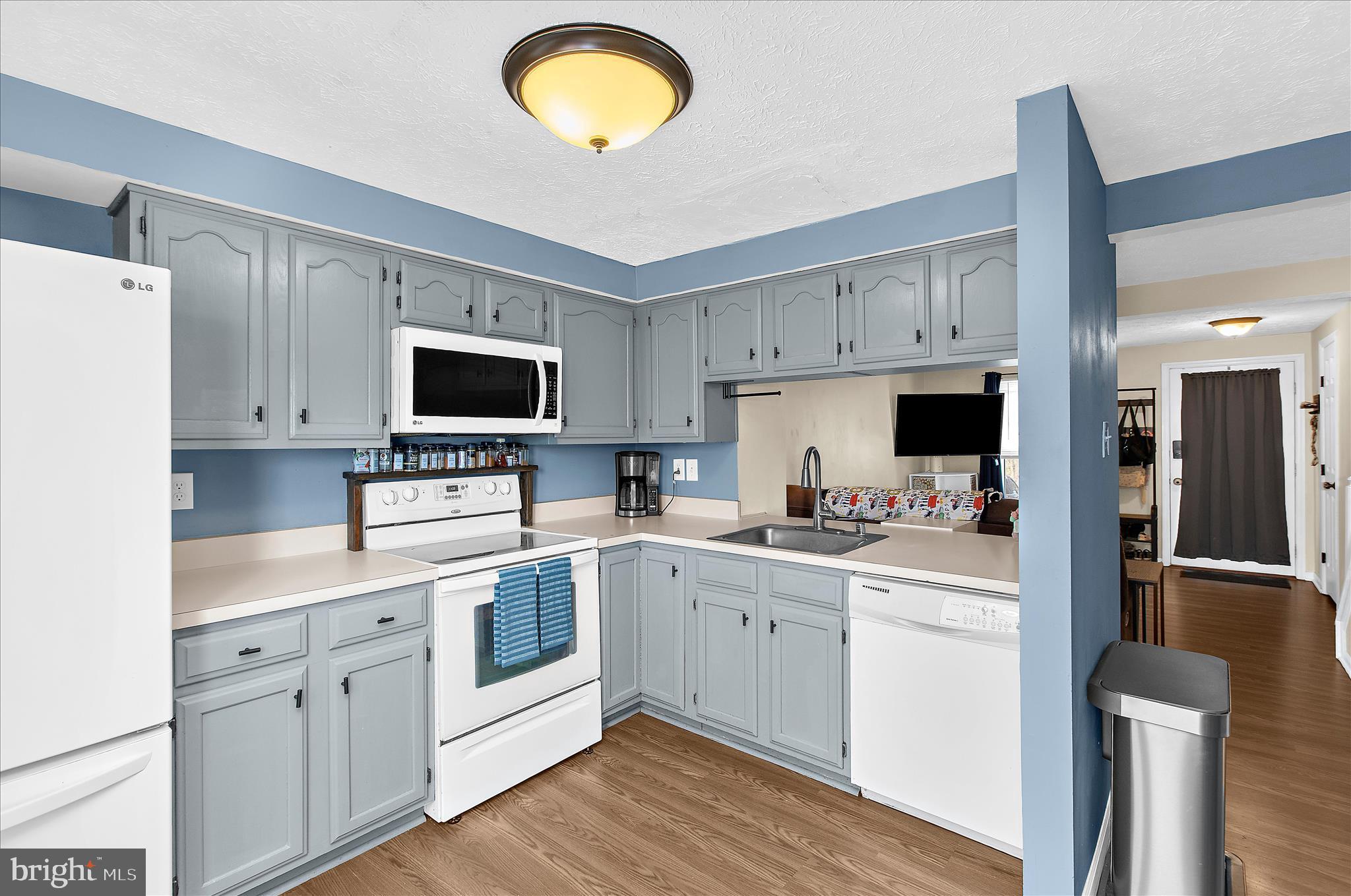 WOODBRIDGE CENTER - Residential