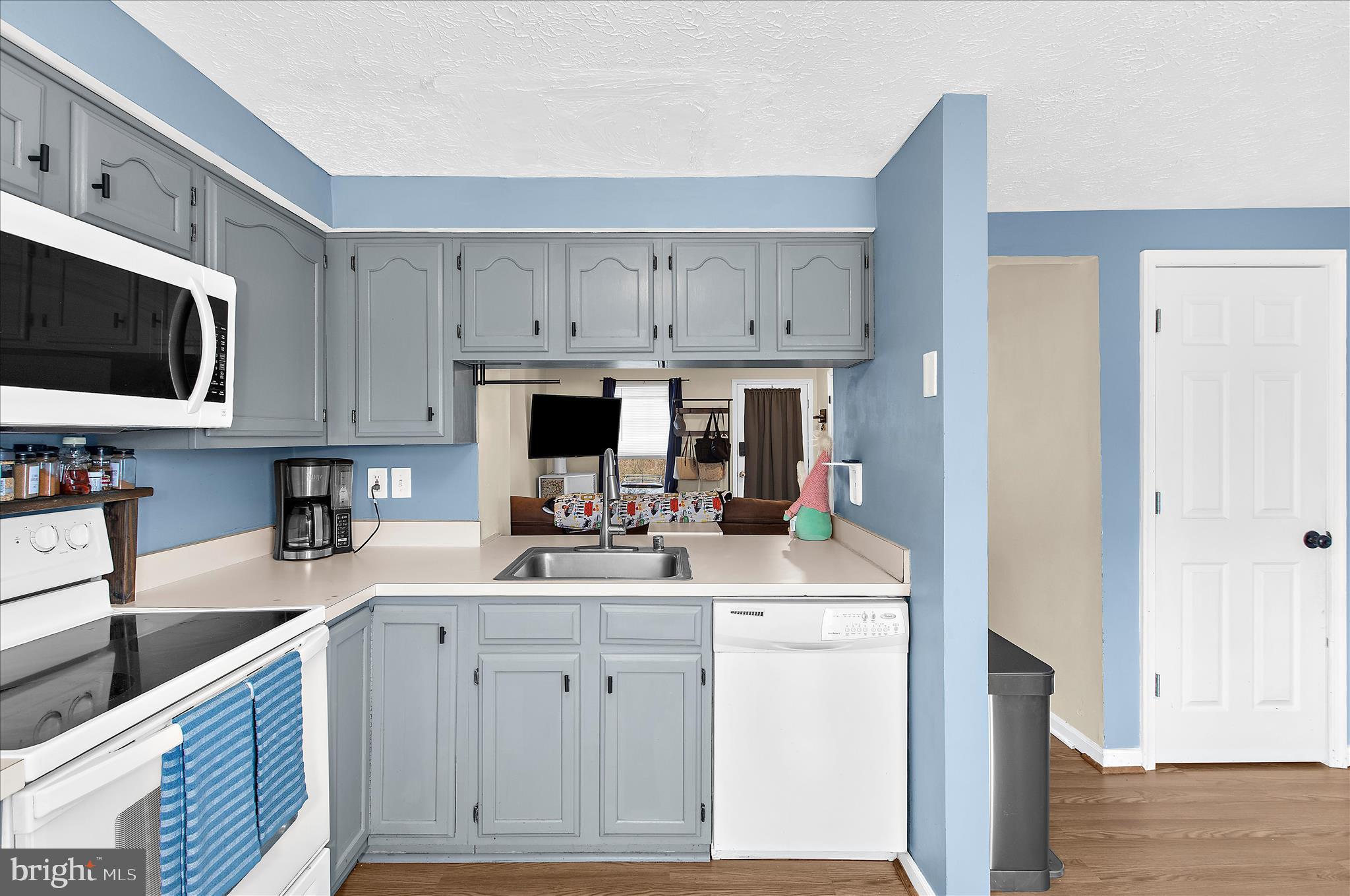 WOODBRIDGE CENTER - Residential