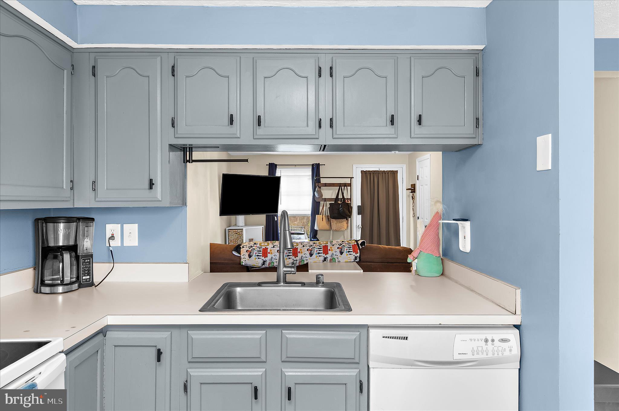 WOODBRIDGE CENTER - Residential