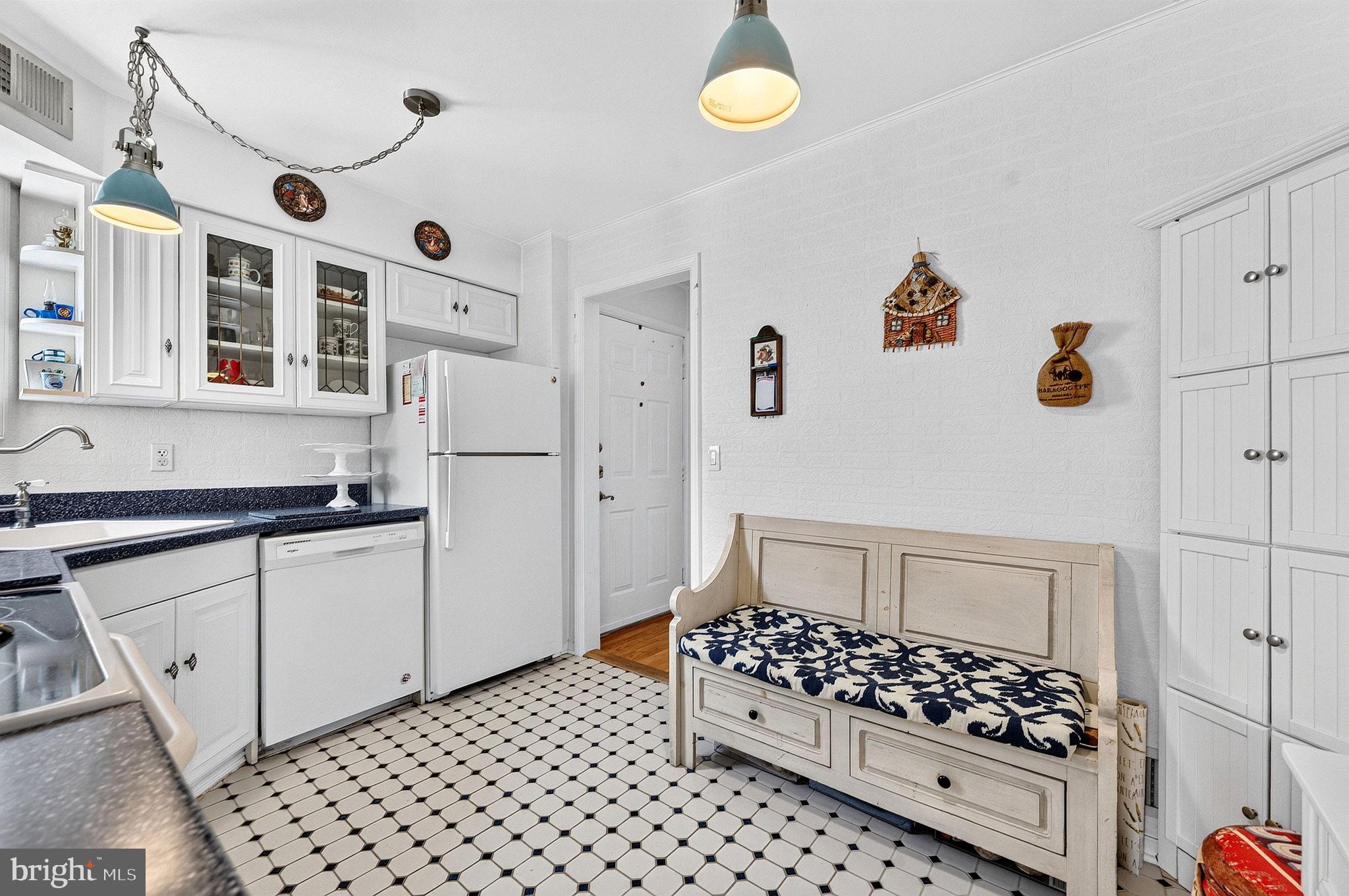 3411 RICHMOND COURT 3411