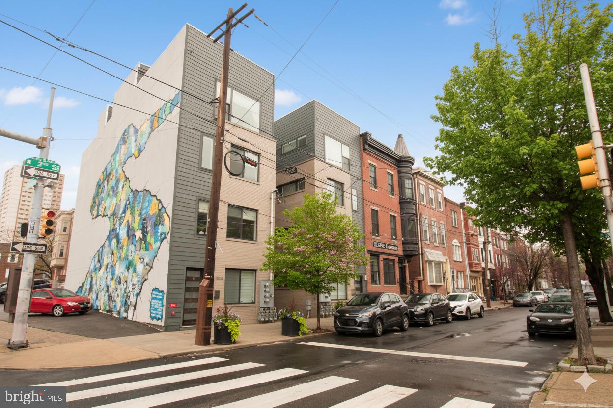 QUEEN VILLAGE - Residential