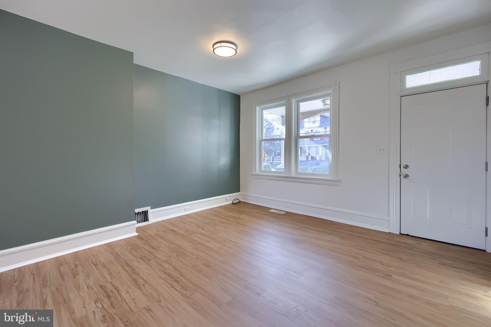 SOUTHEAST LANCASTER - Residential