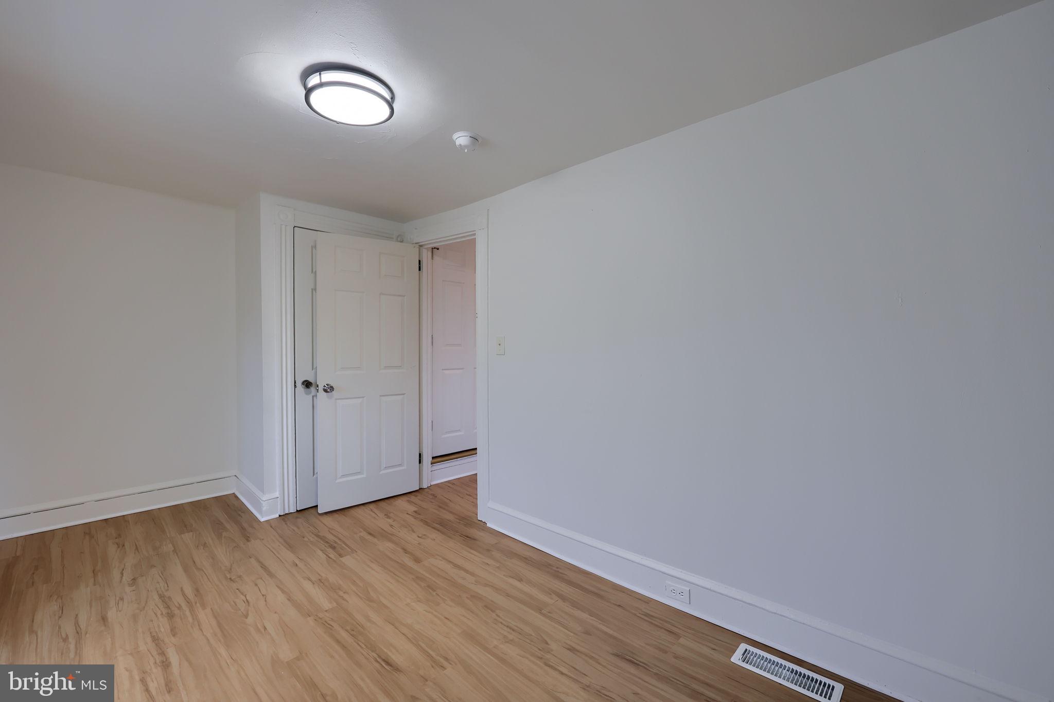 SOUTHEAST LANCASTER - Residential