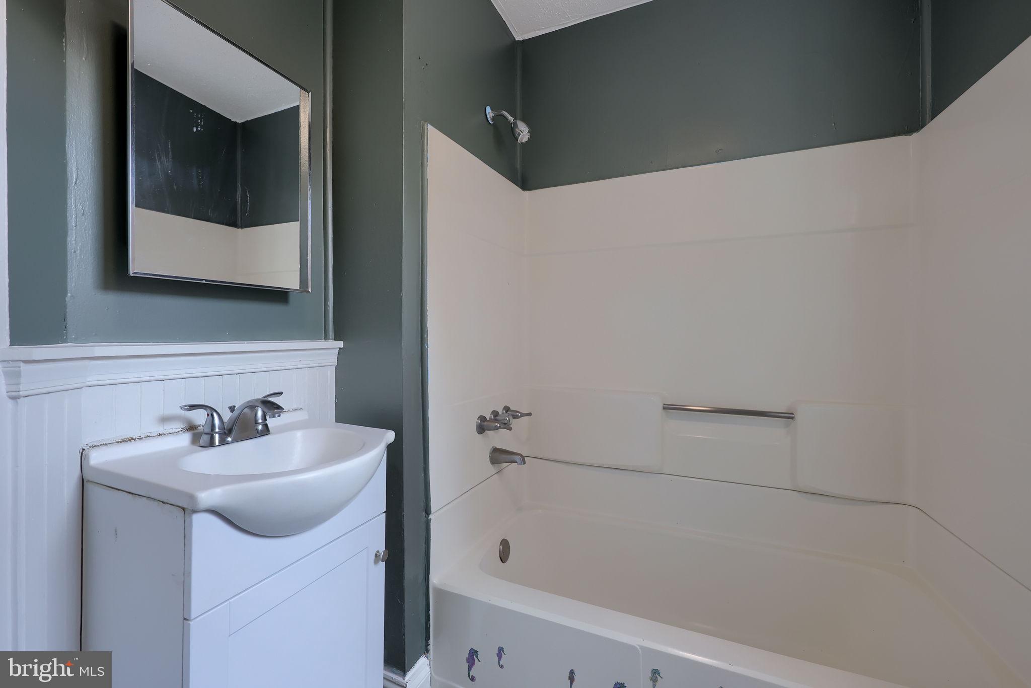 SOUTHEAST LANCASTER - Residential