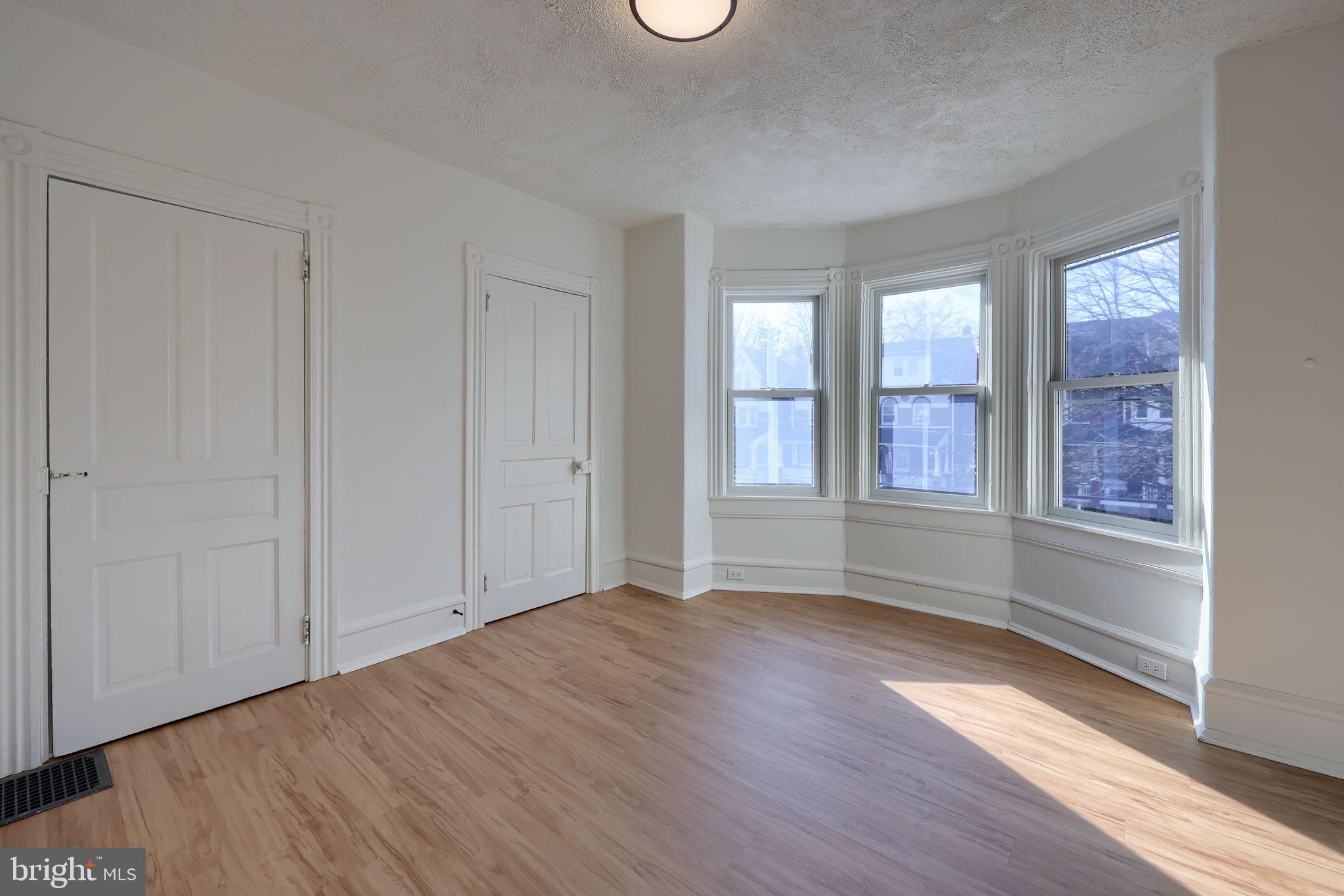 SOUTHEAST LANCASTER - Residential