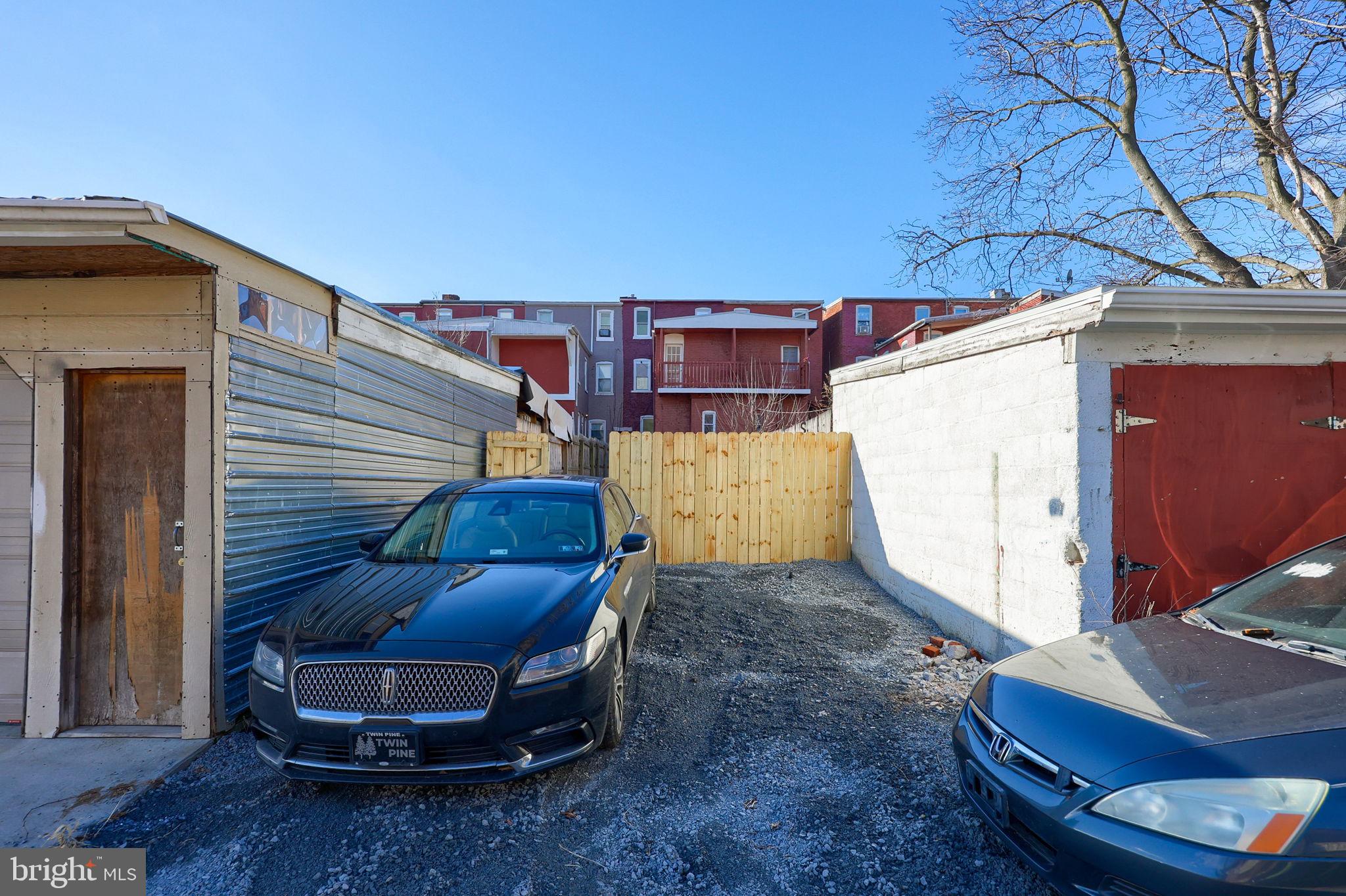 SOUTHEAST LANCASTER - Residential