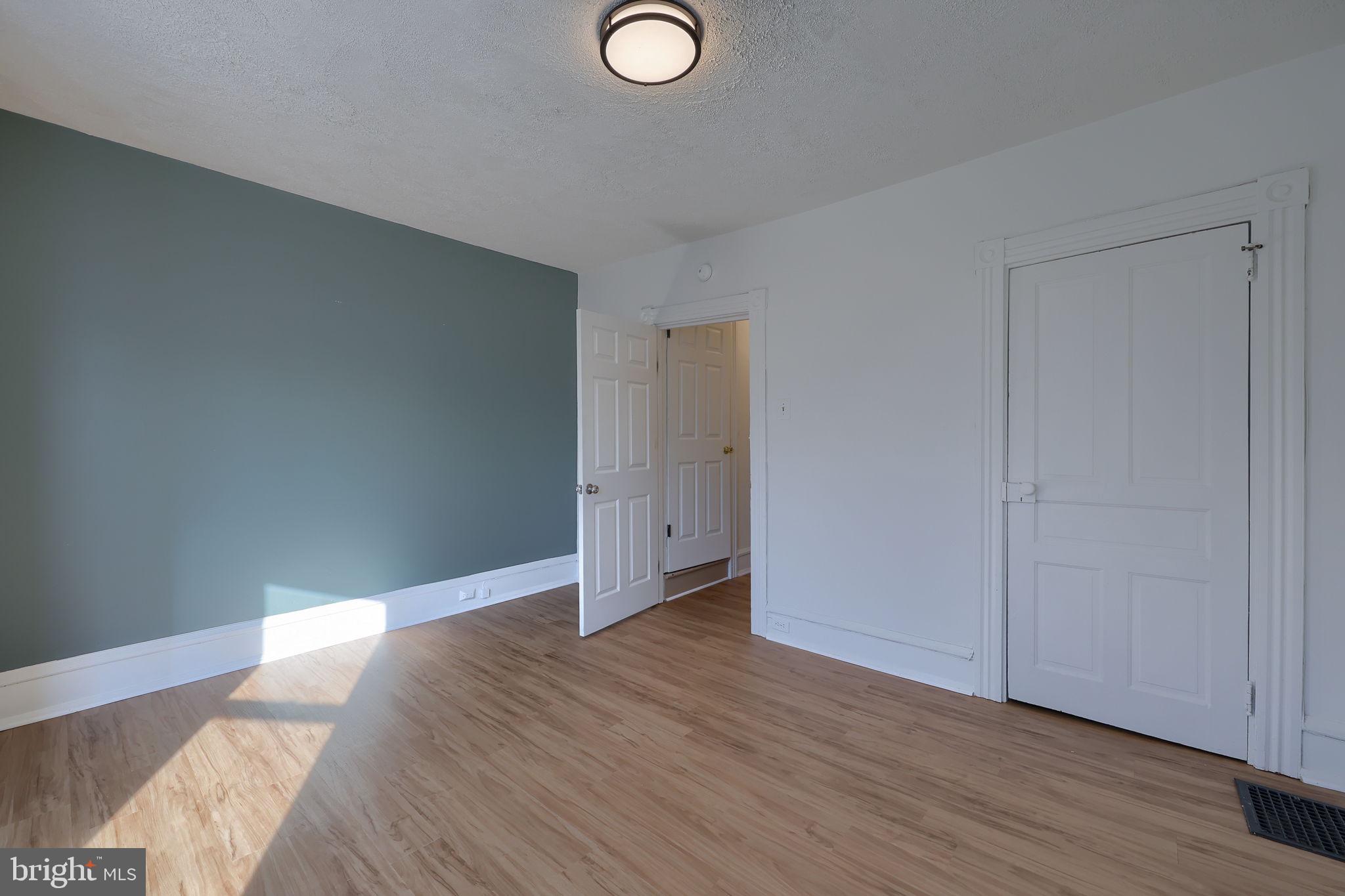 SOUTHEAST LANCASTER - Residential