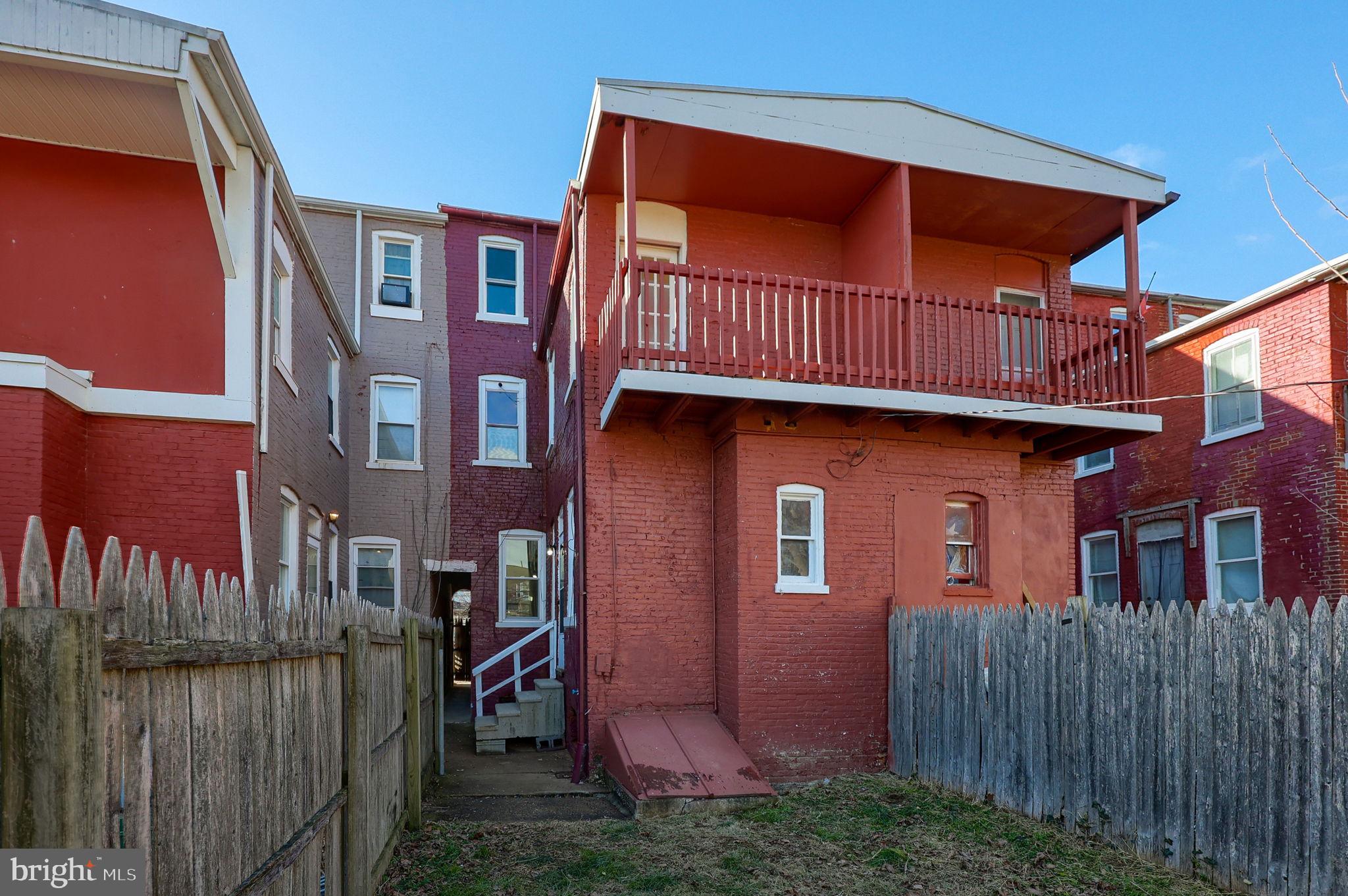 SOUTHEAST LANCASTER - Residential