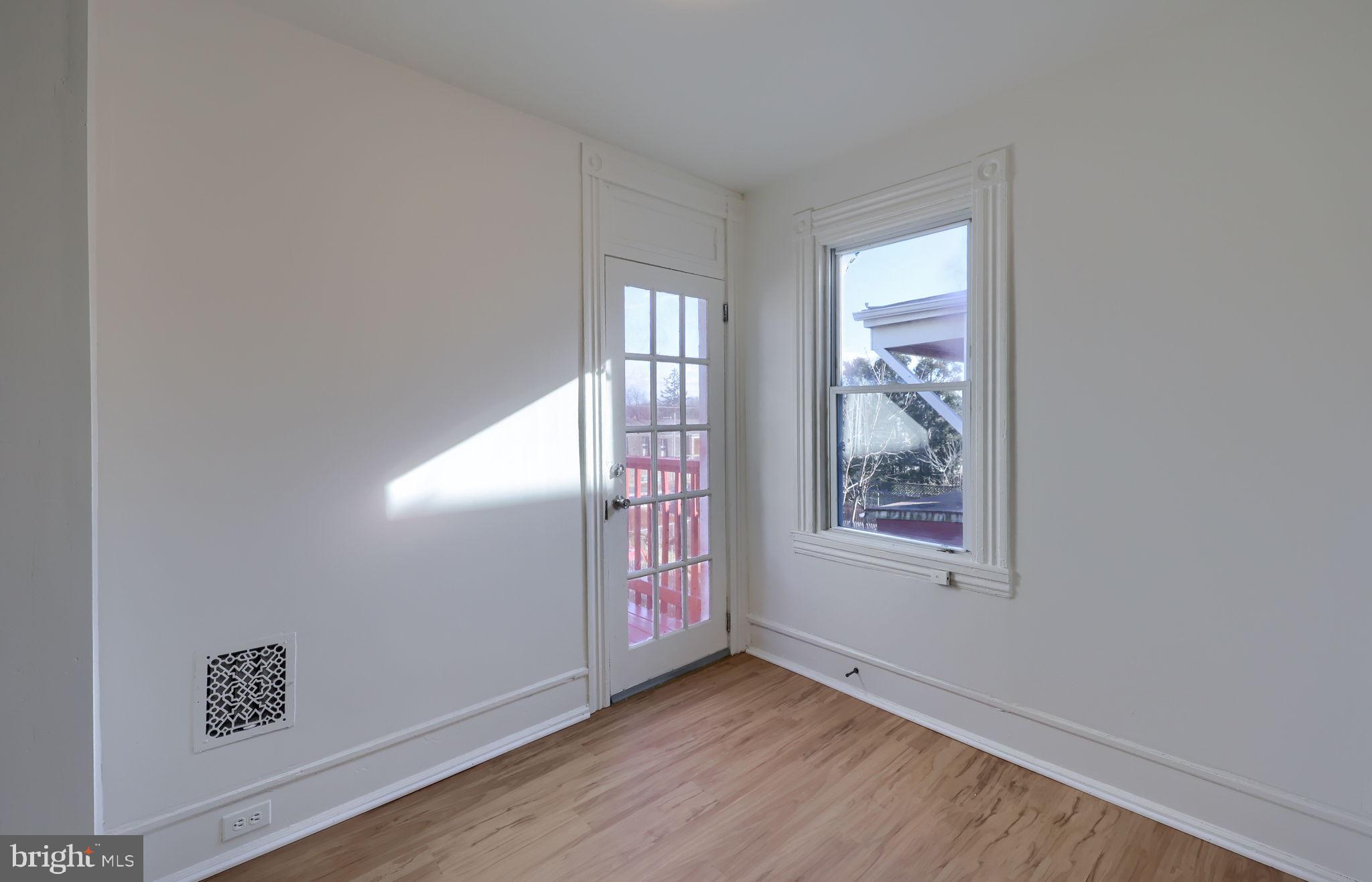 SOUTHEAST LANCASTER - Residential