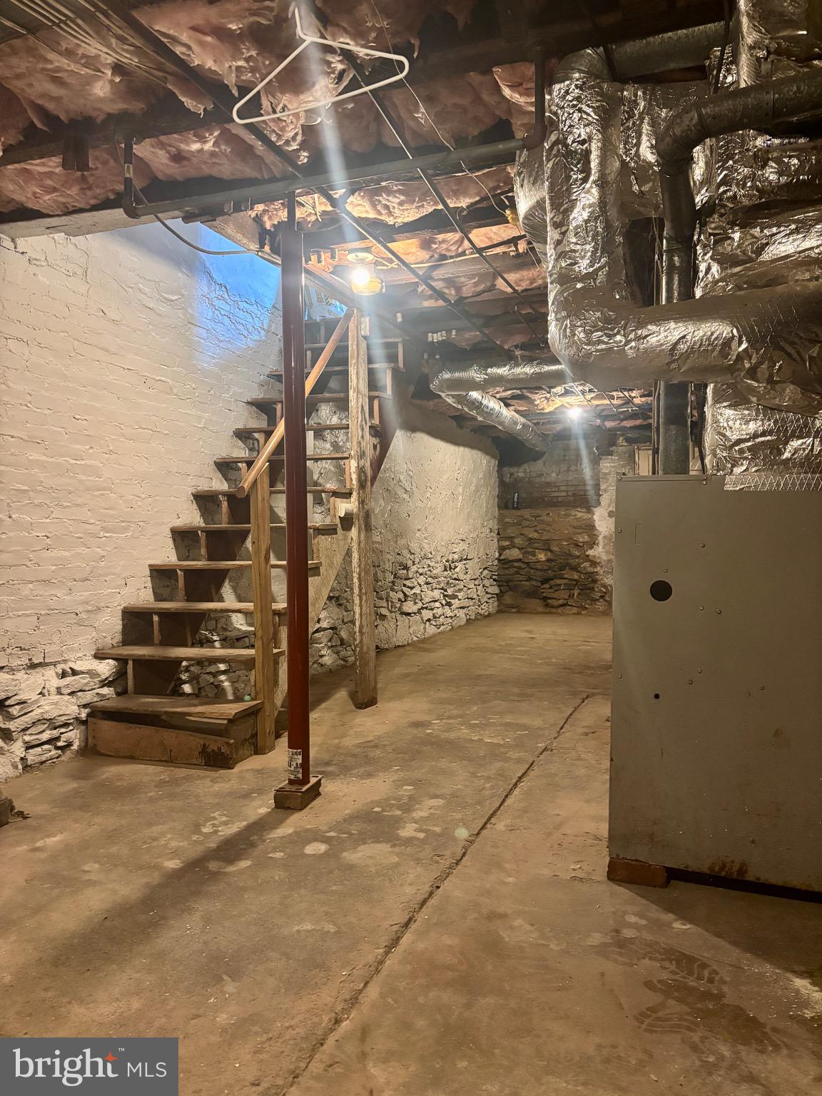 SOUTHEAST LANCASTER - Residential