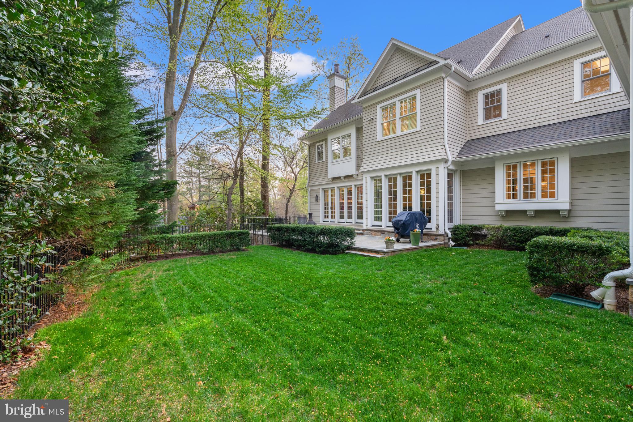 BURNING TREE - Residential