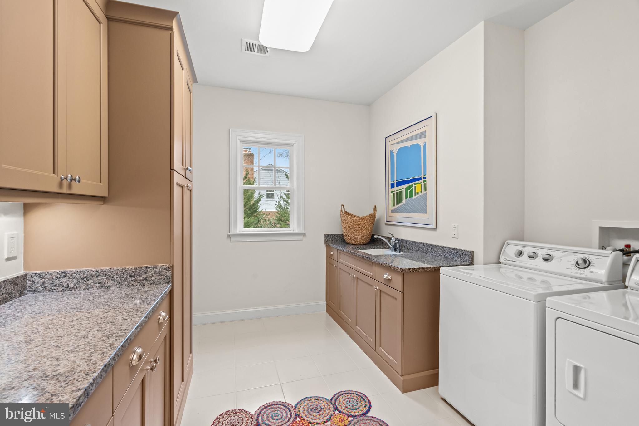 BURNING TREE - Residential