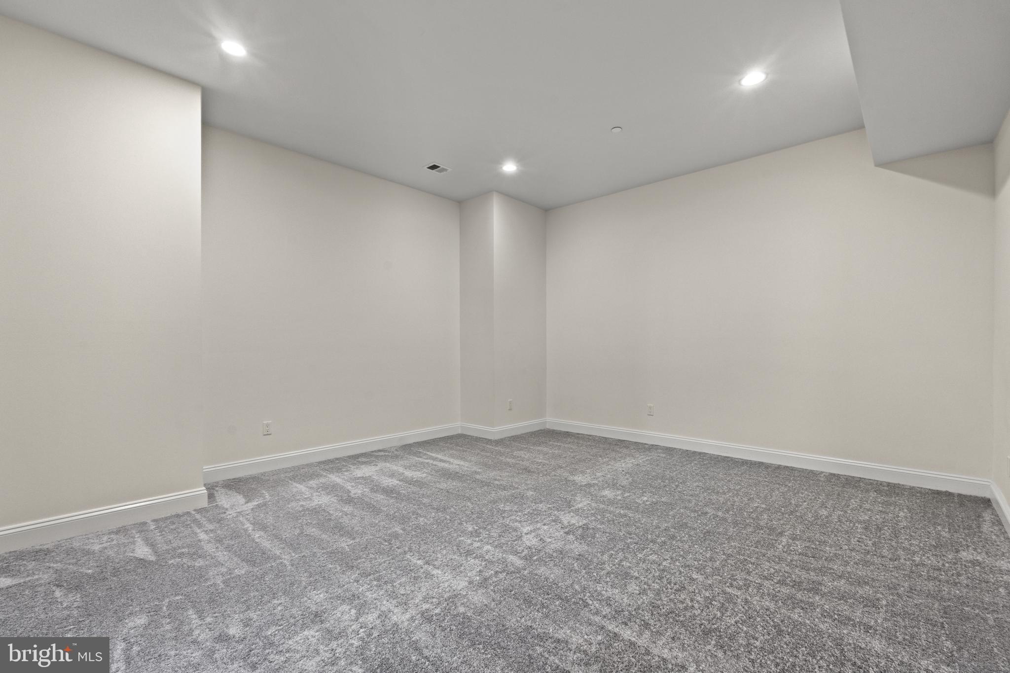 BURNING TREE - Residential