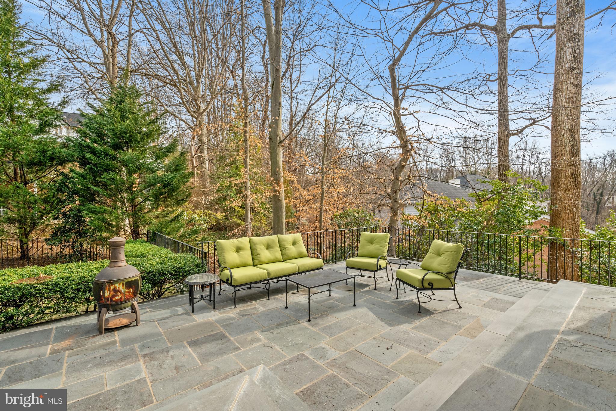 BURNING TREE - Residential