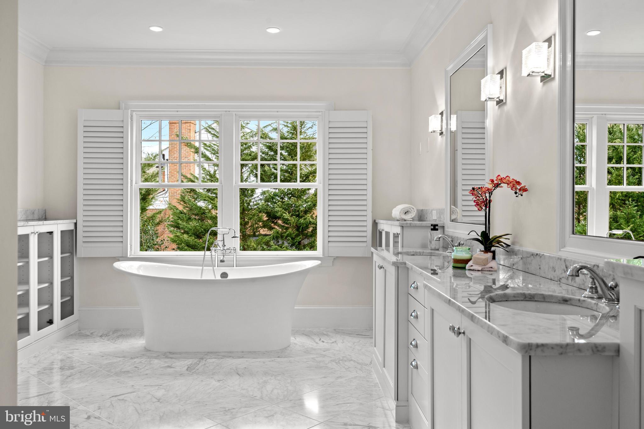 BURNING TREE - Residential