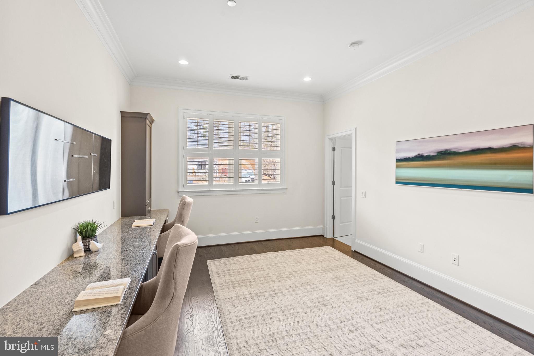 BURNING TREE - Residential