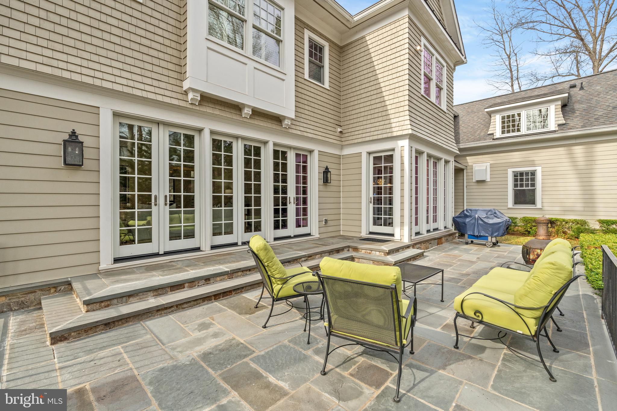 BURNING TREE - Residential