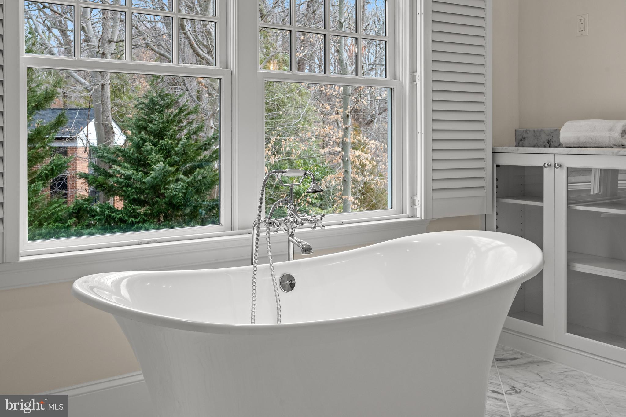 BURNING TREE - Residential