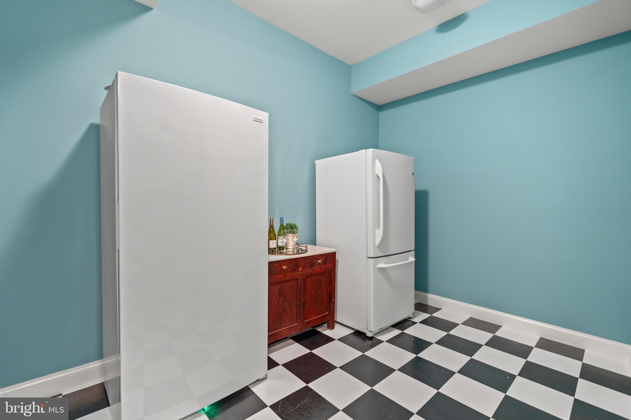 BURNING TREE - Residential