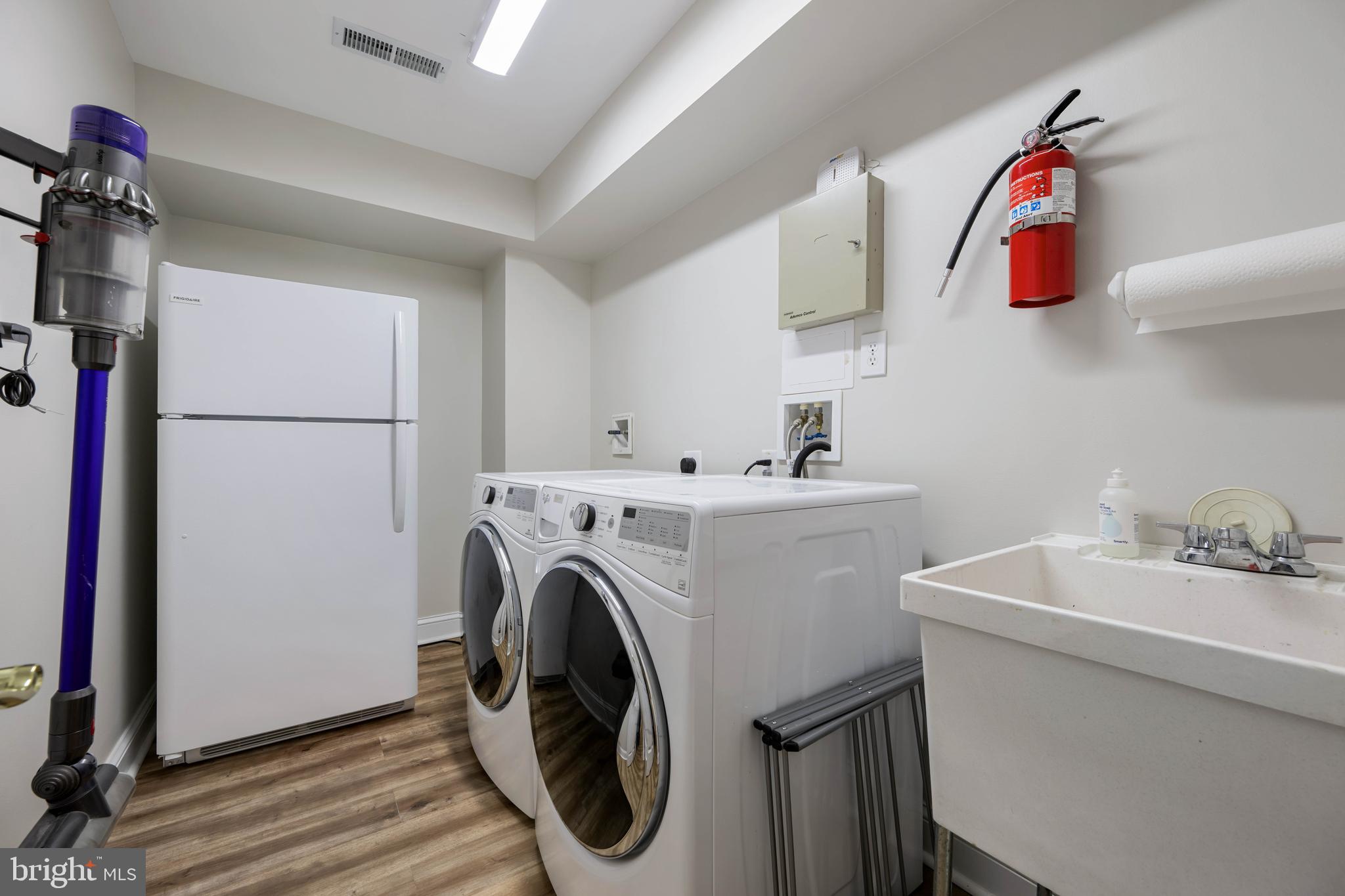 CAPE SHORES - Residential